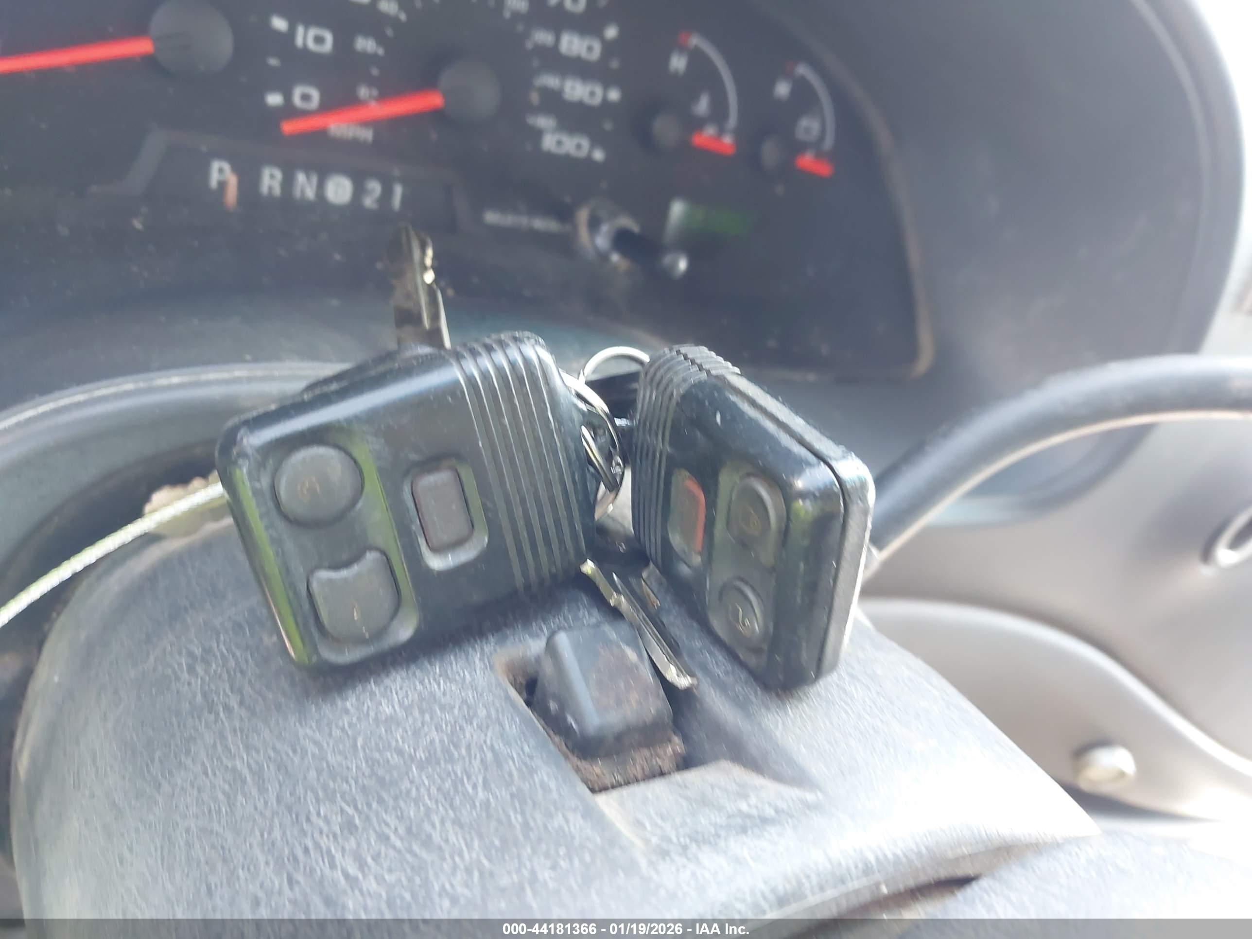 FORD E-150 image 11
