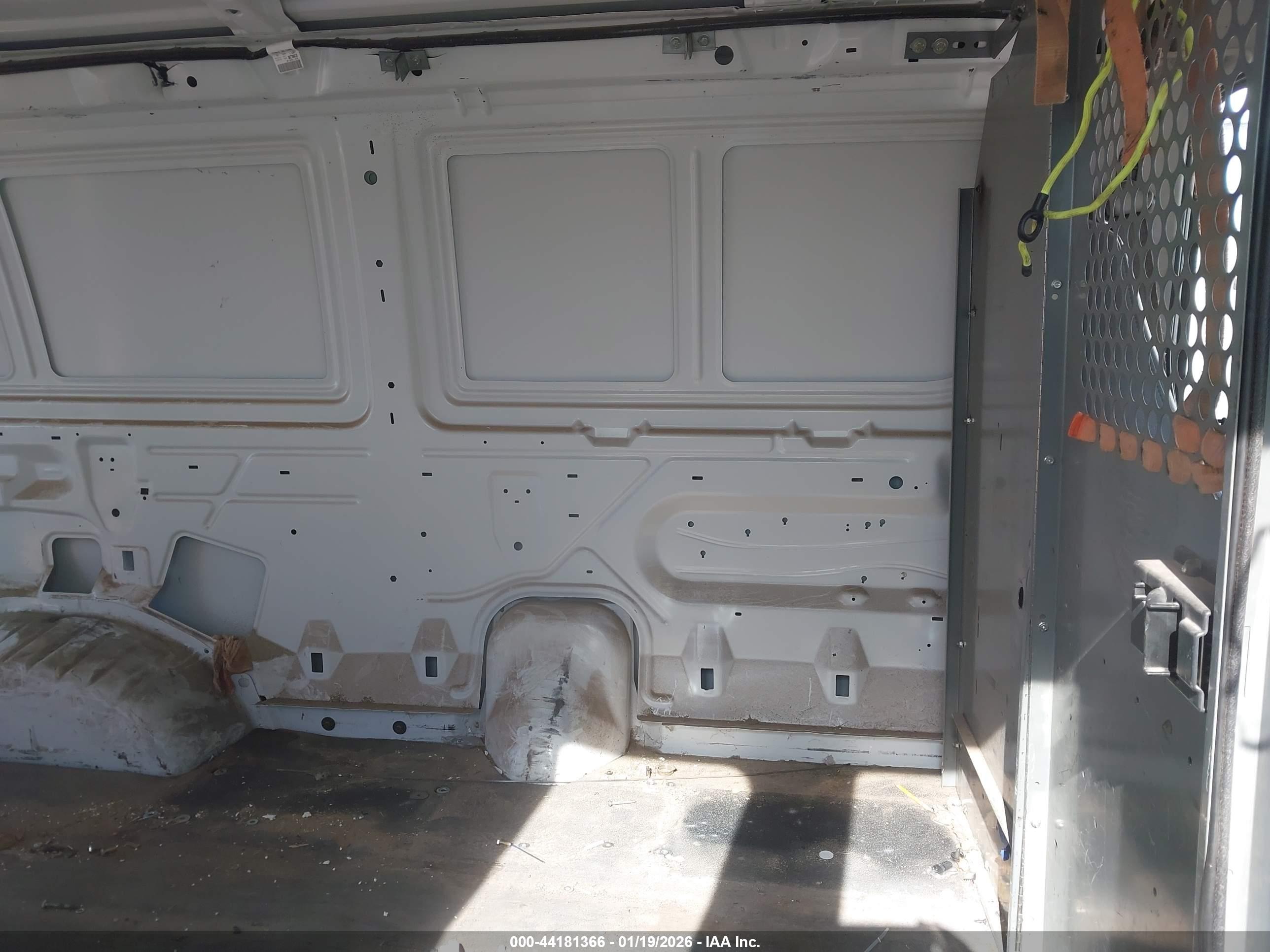 FORD E-150 image 8