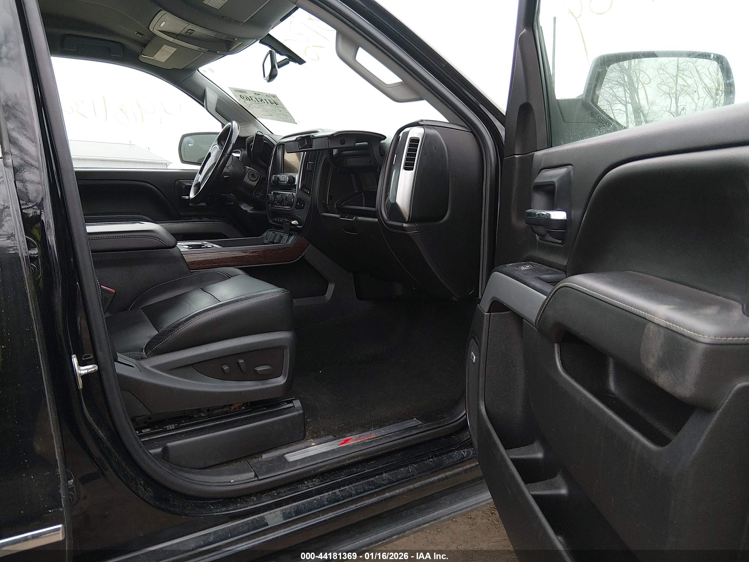 CHEVROLET SILVERADO image 5