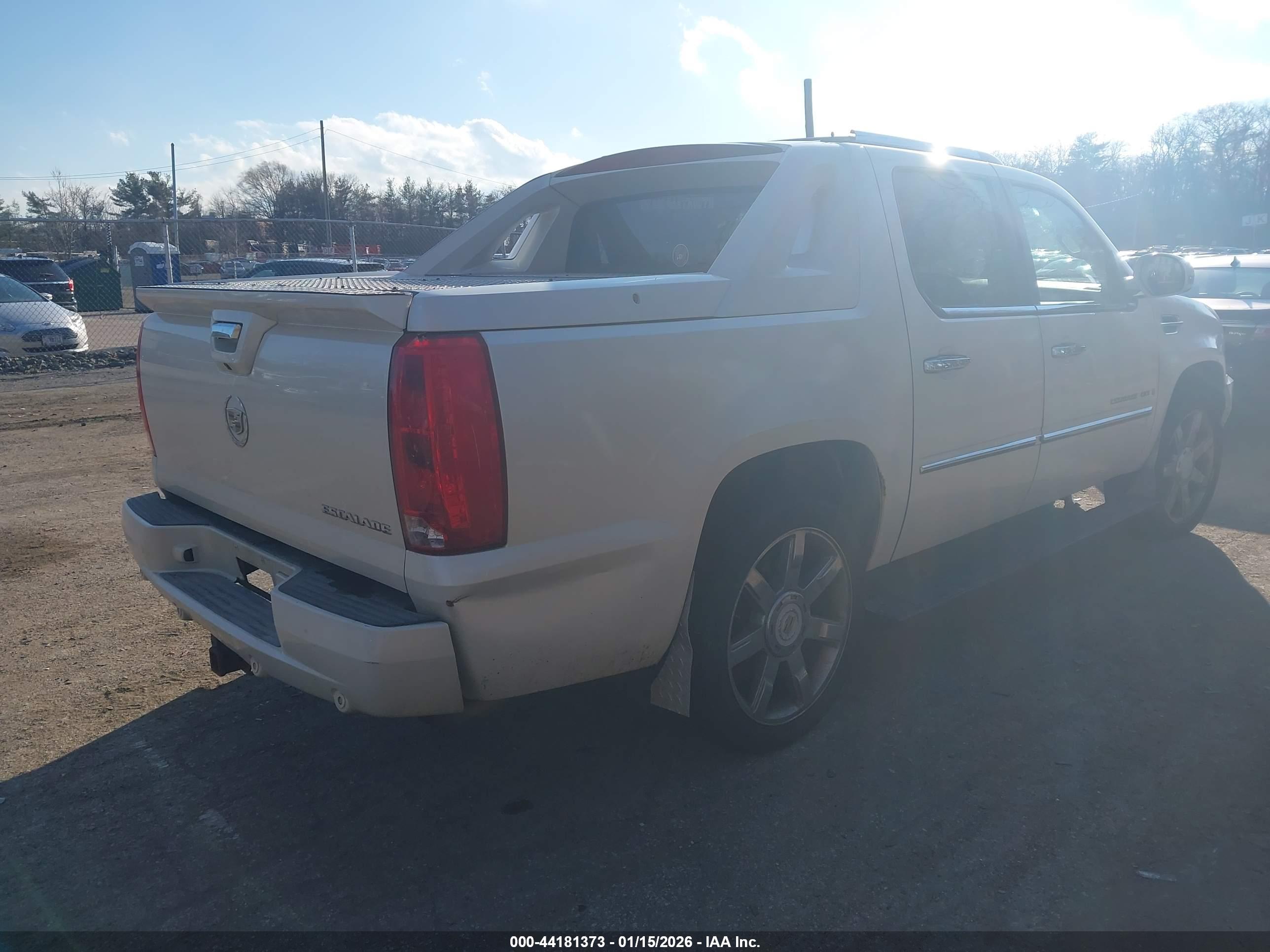 CADILLAC ESCALADE image 4