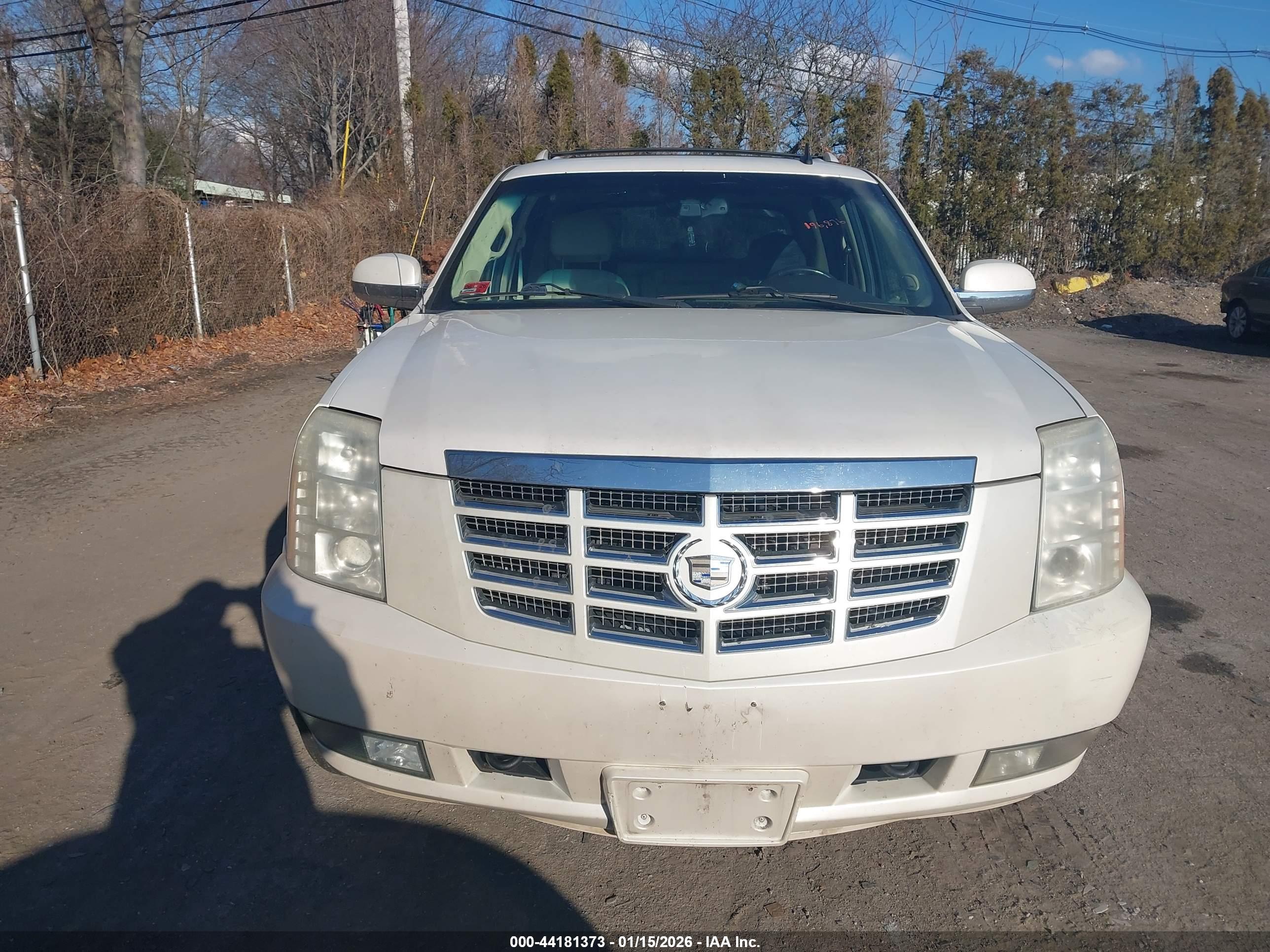 CADILLAC ESCALADE image 6