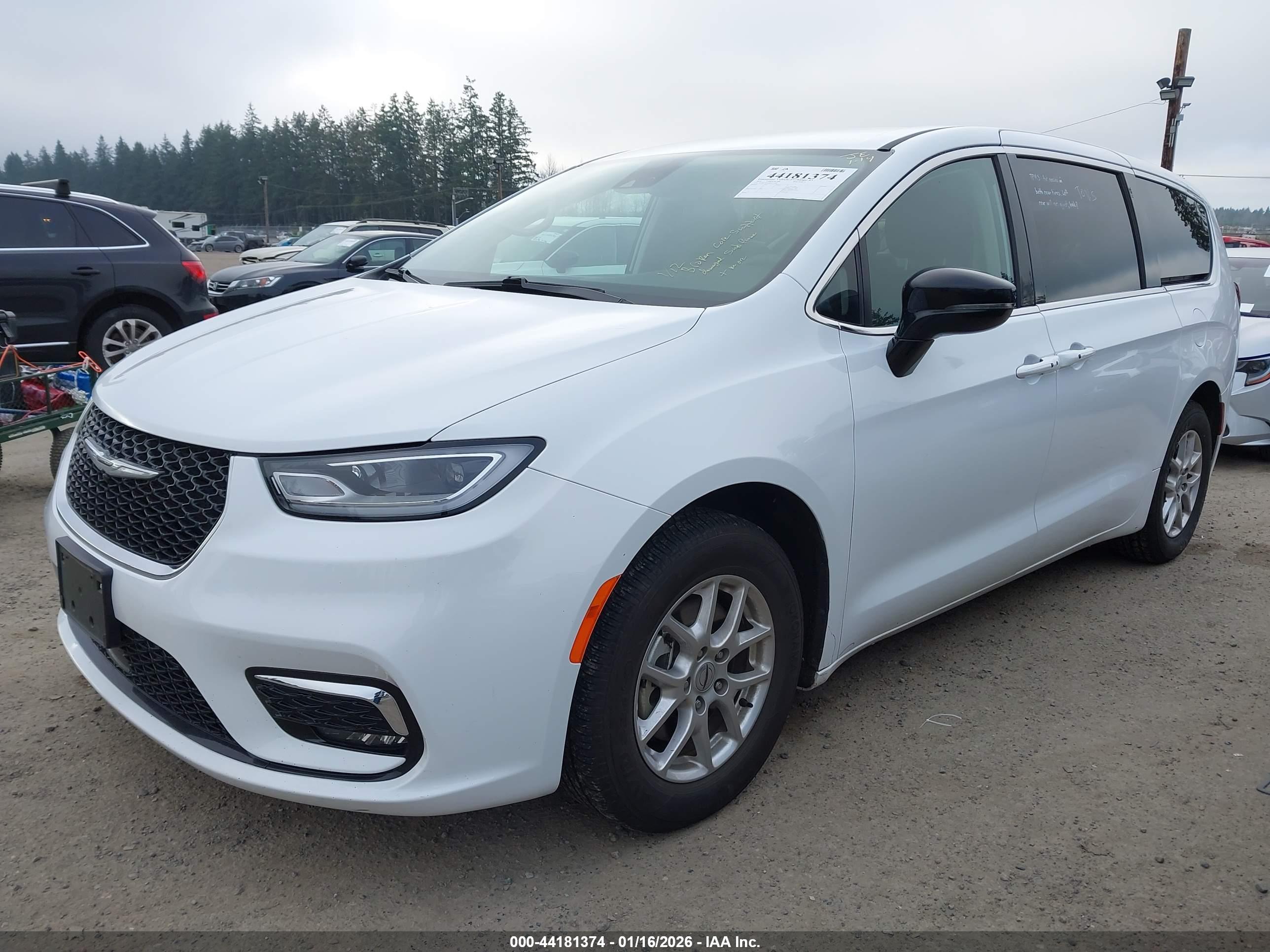 CHRYSLER PACIFICA image 2