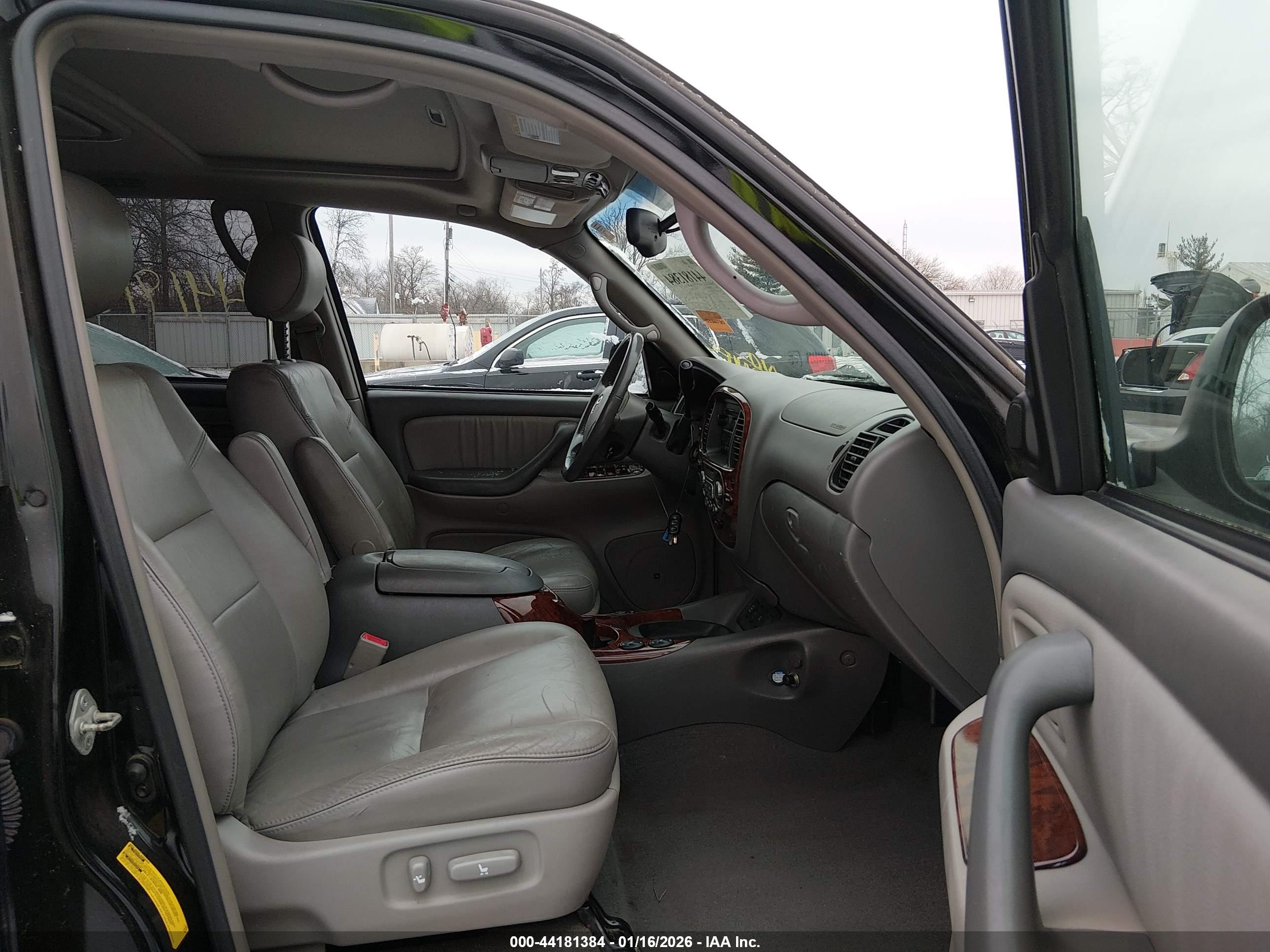 TOYOTA SEQUOIA image 5