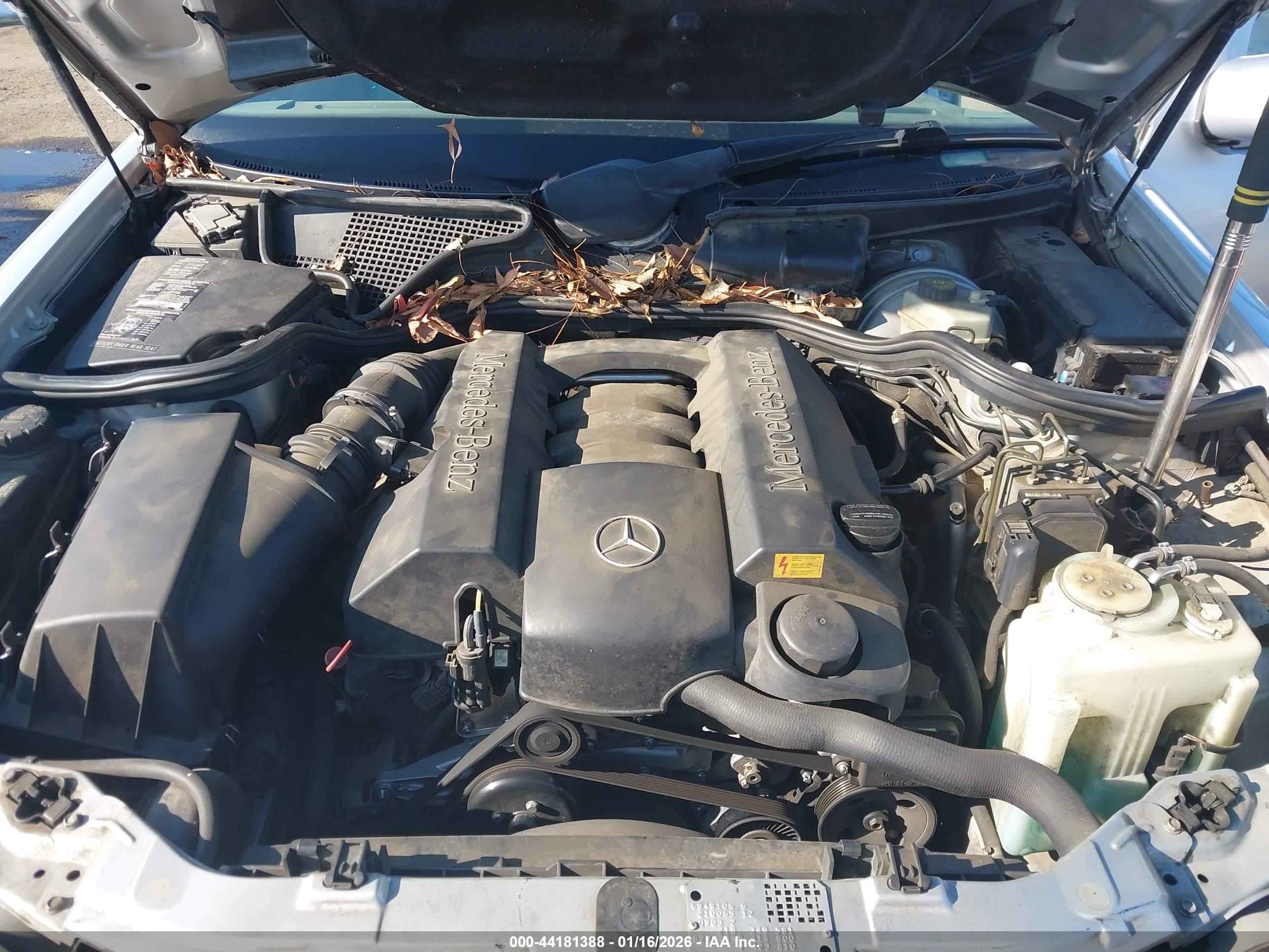 MERCEDES-BENZ E image 10