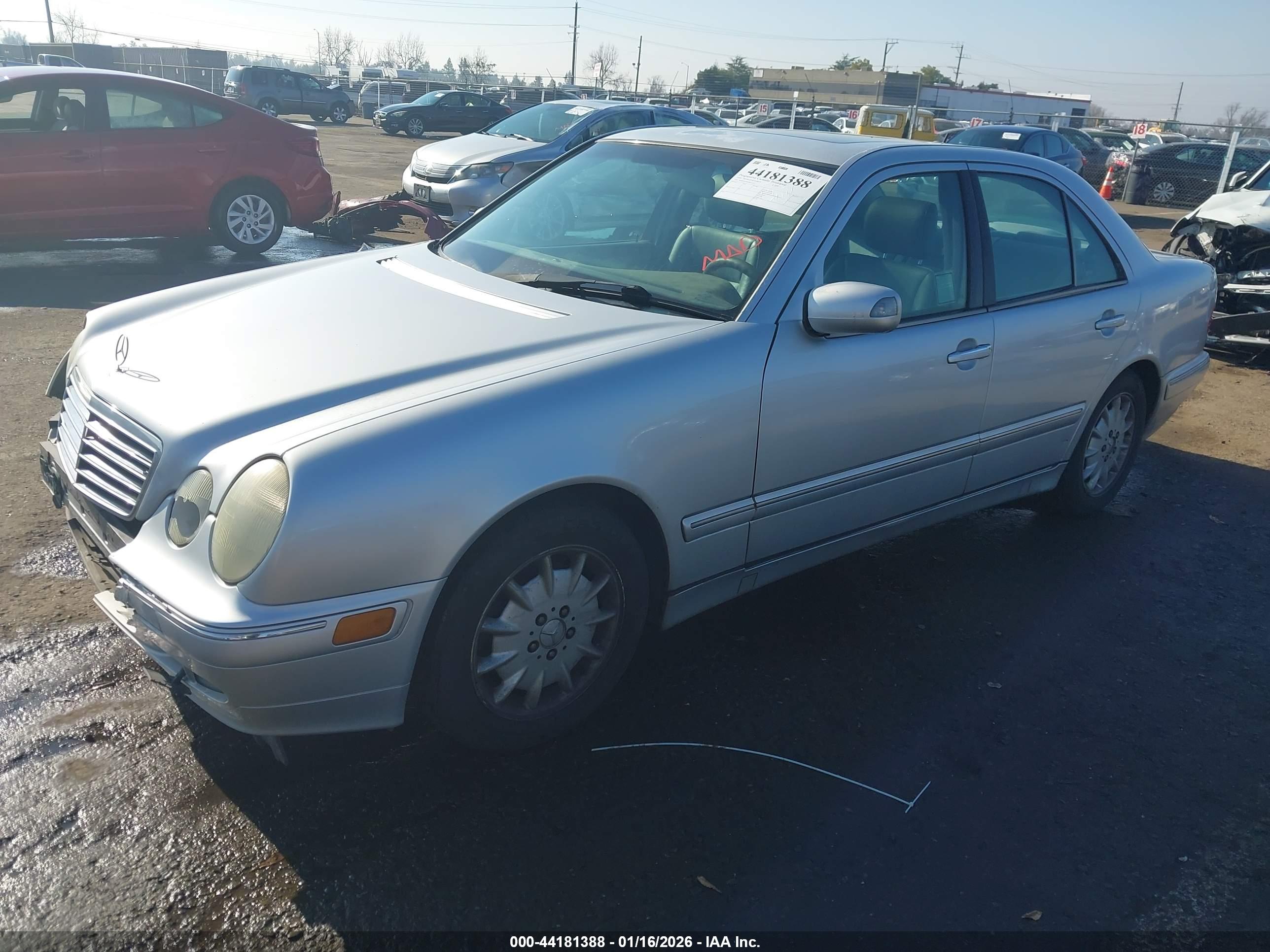 MERCEDES-BENZ E image 2