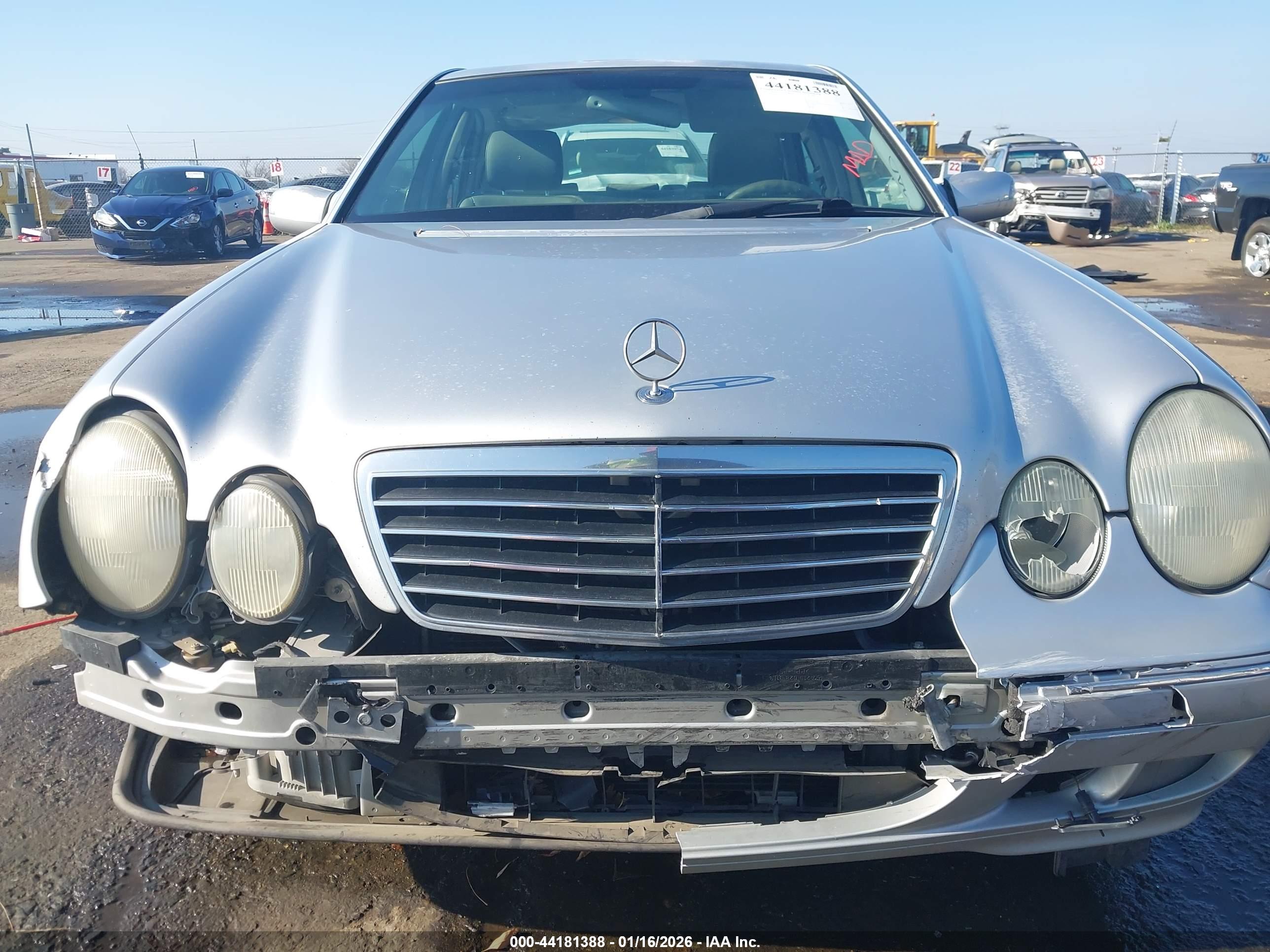 MERCEDES-BENZ E image 6