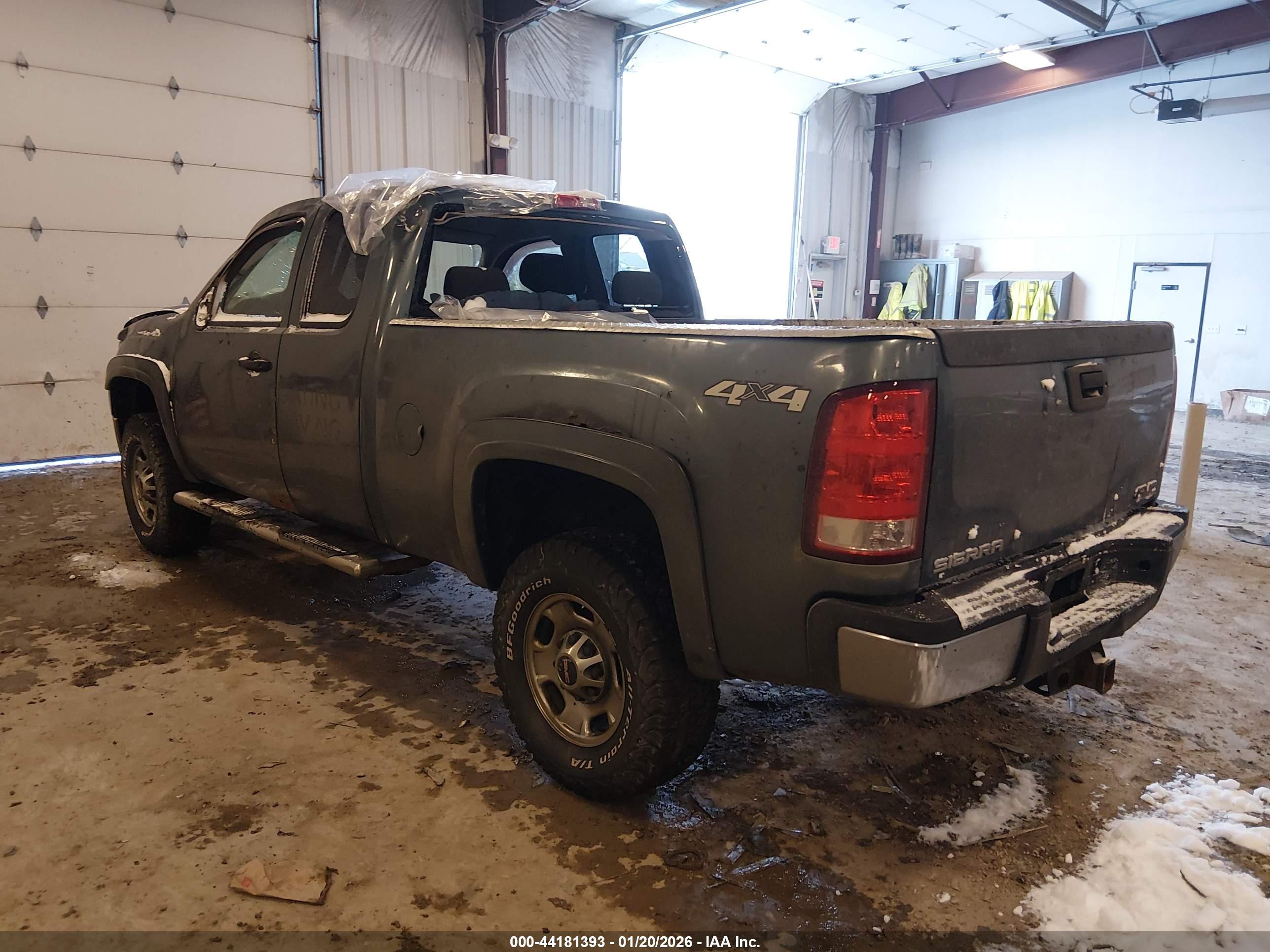GMC SIERRA image 3
