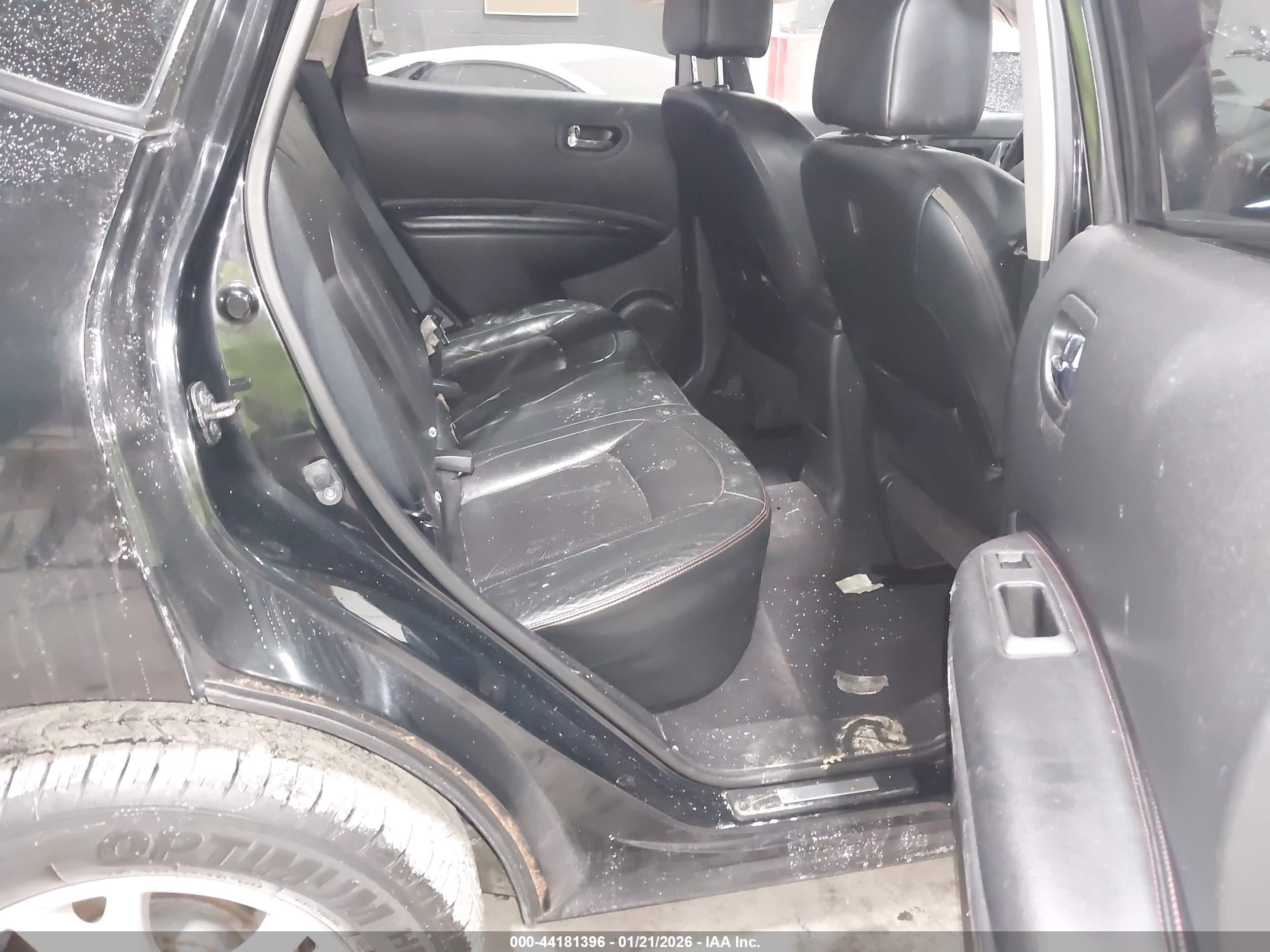 NISSAN ROGUE image 8