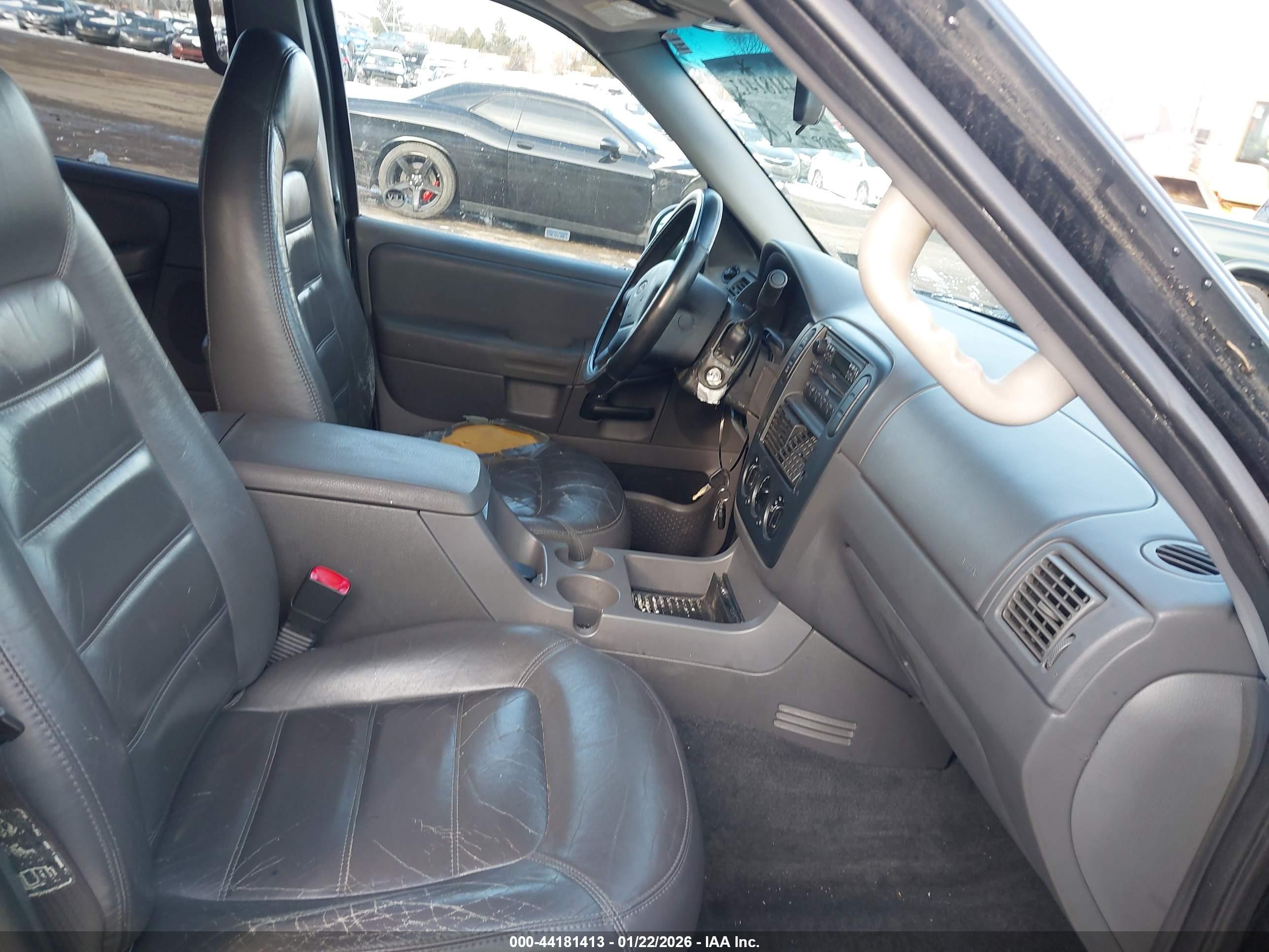 FORD EXPLORER image 5