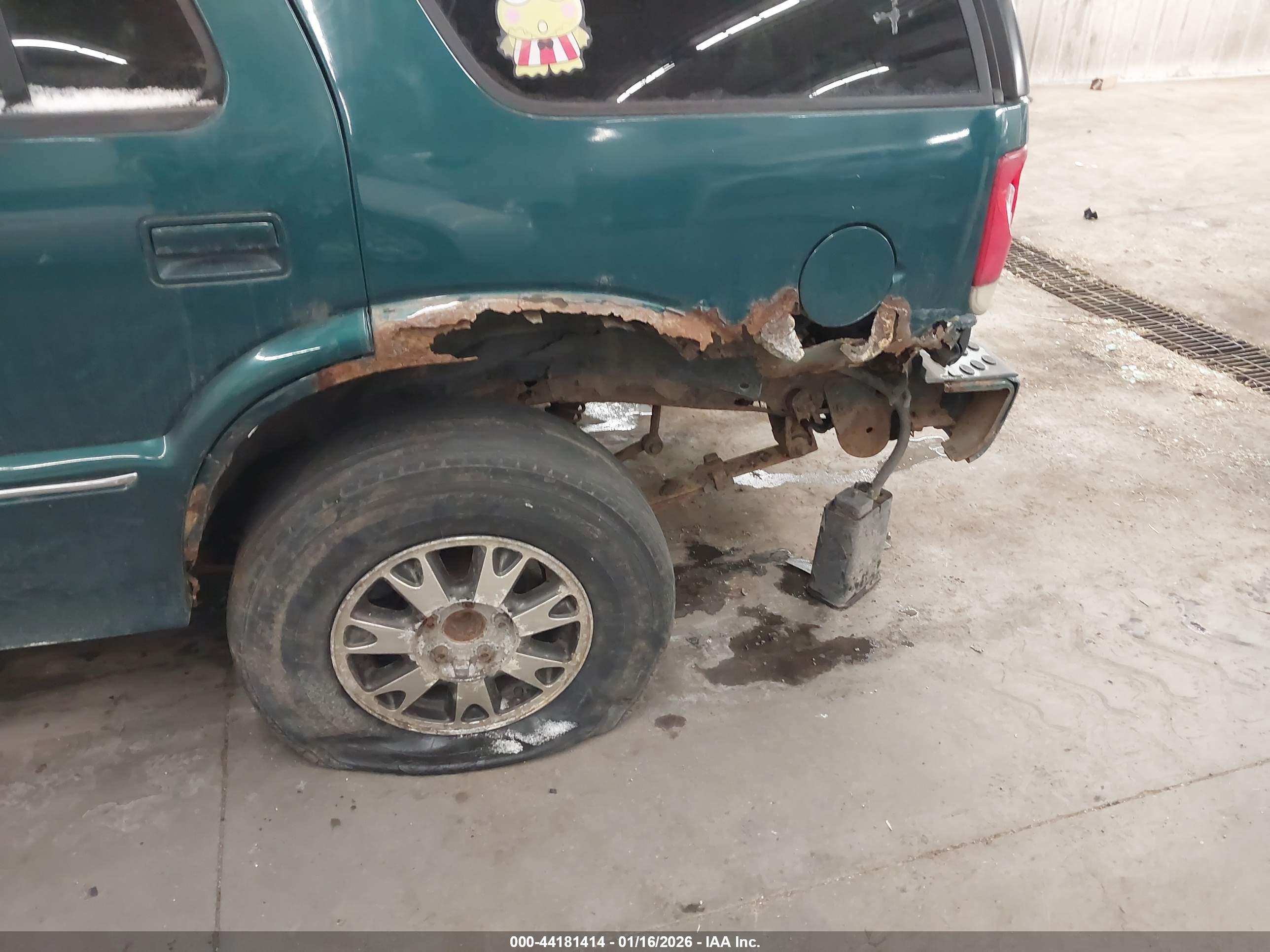GMC ENVOY image 6