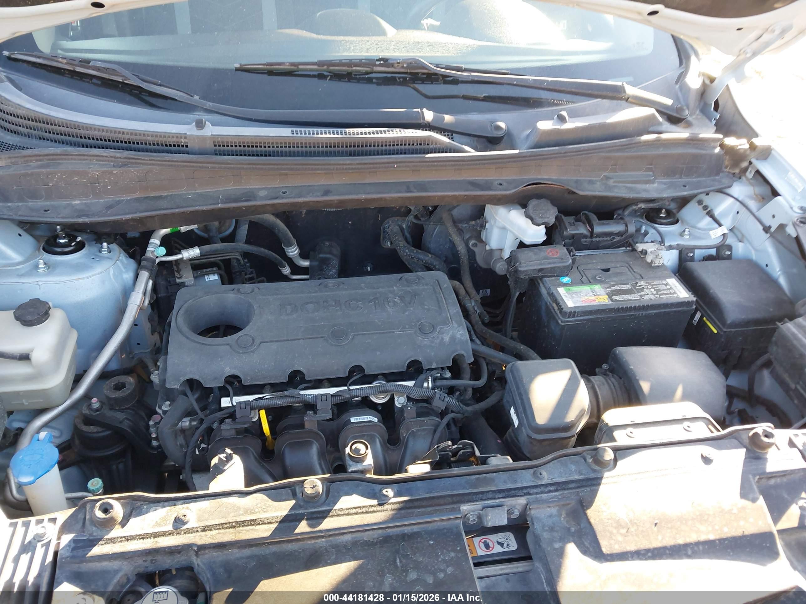 HYUNDAI TUCSON image 10