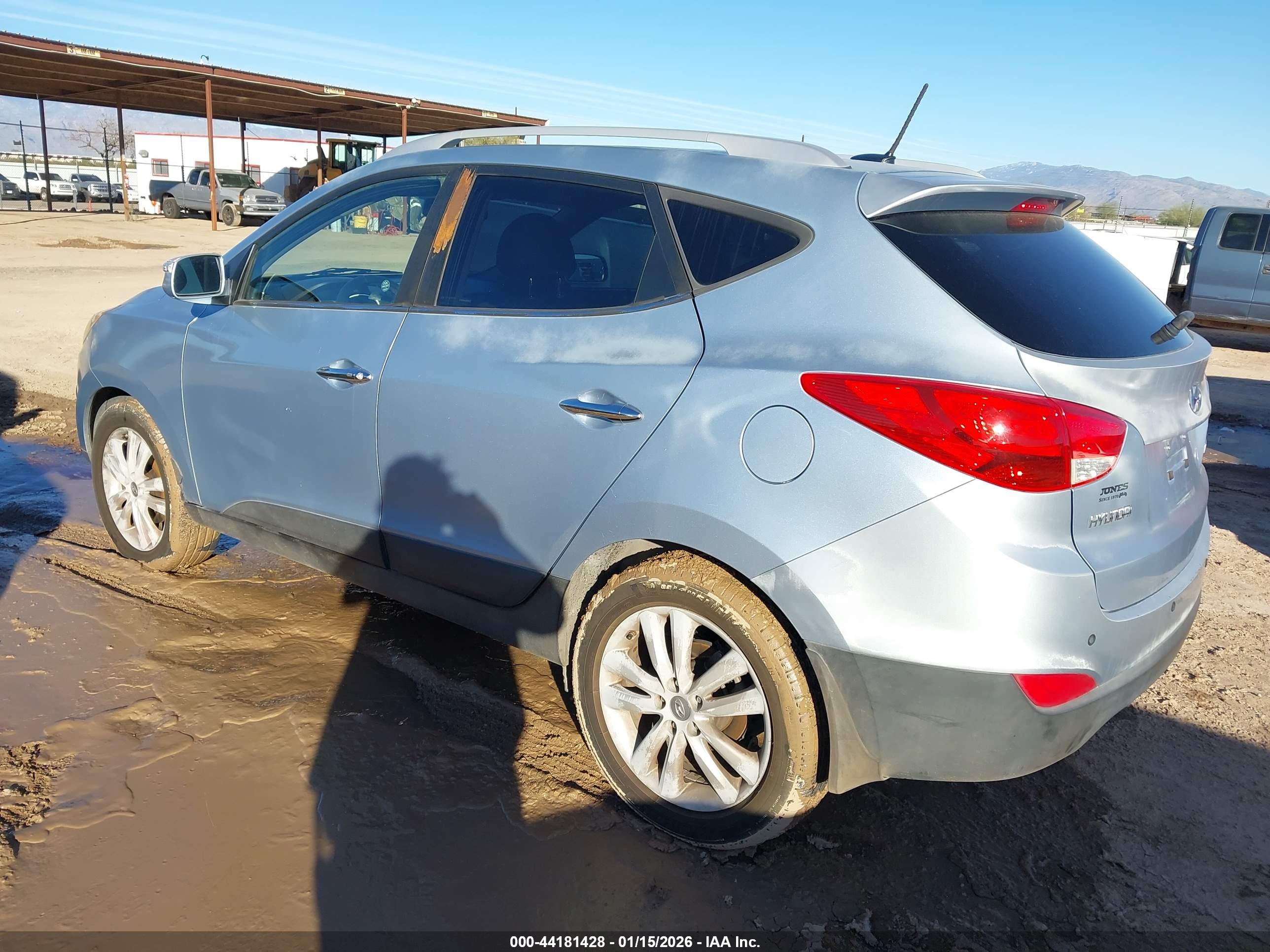 HYUNDAI TUCSON image 3