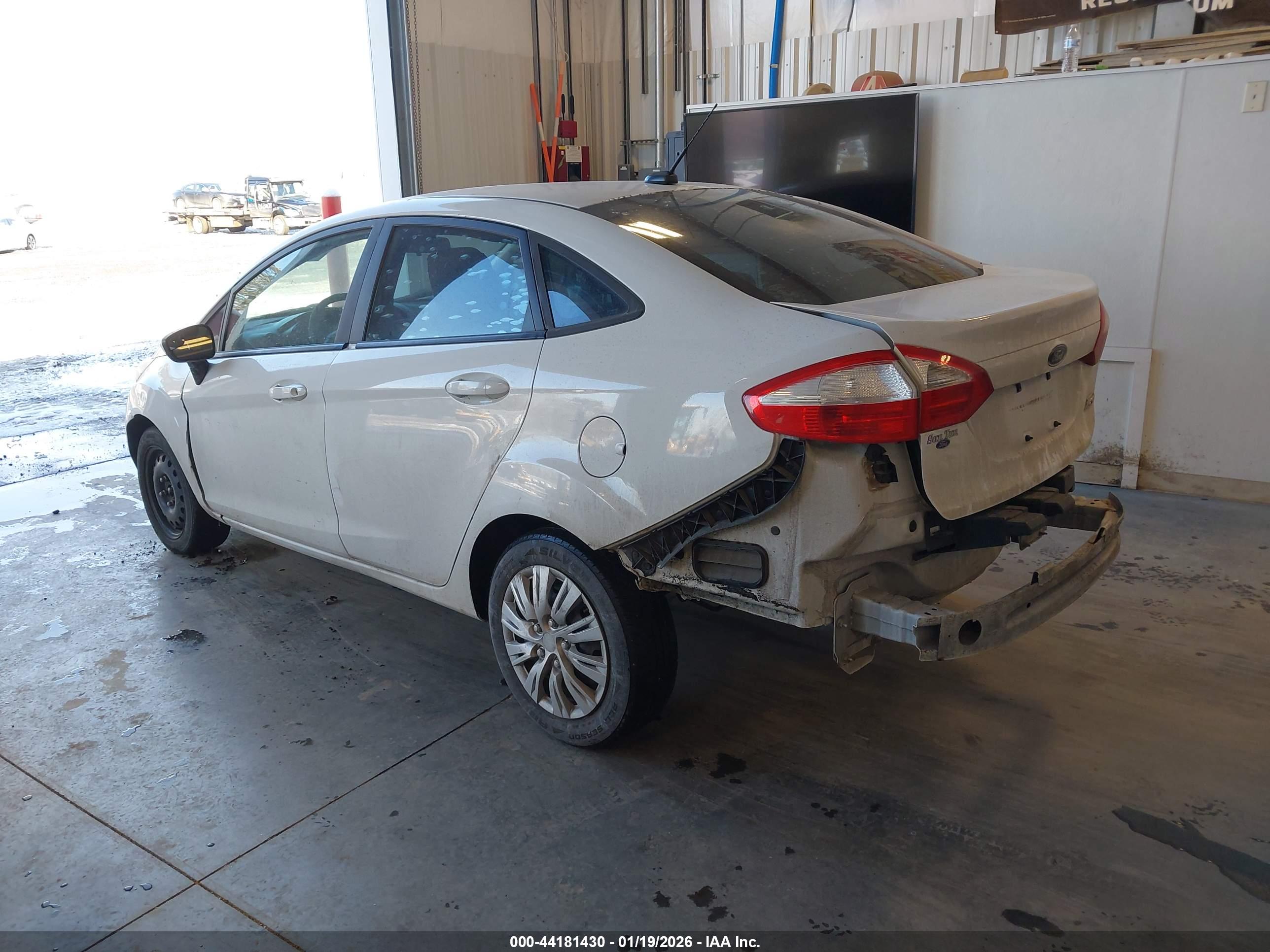 FORD FIESTA image 3