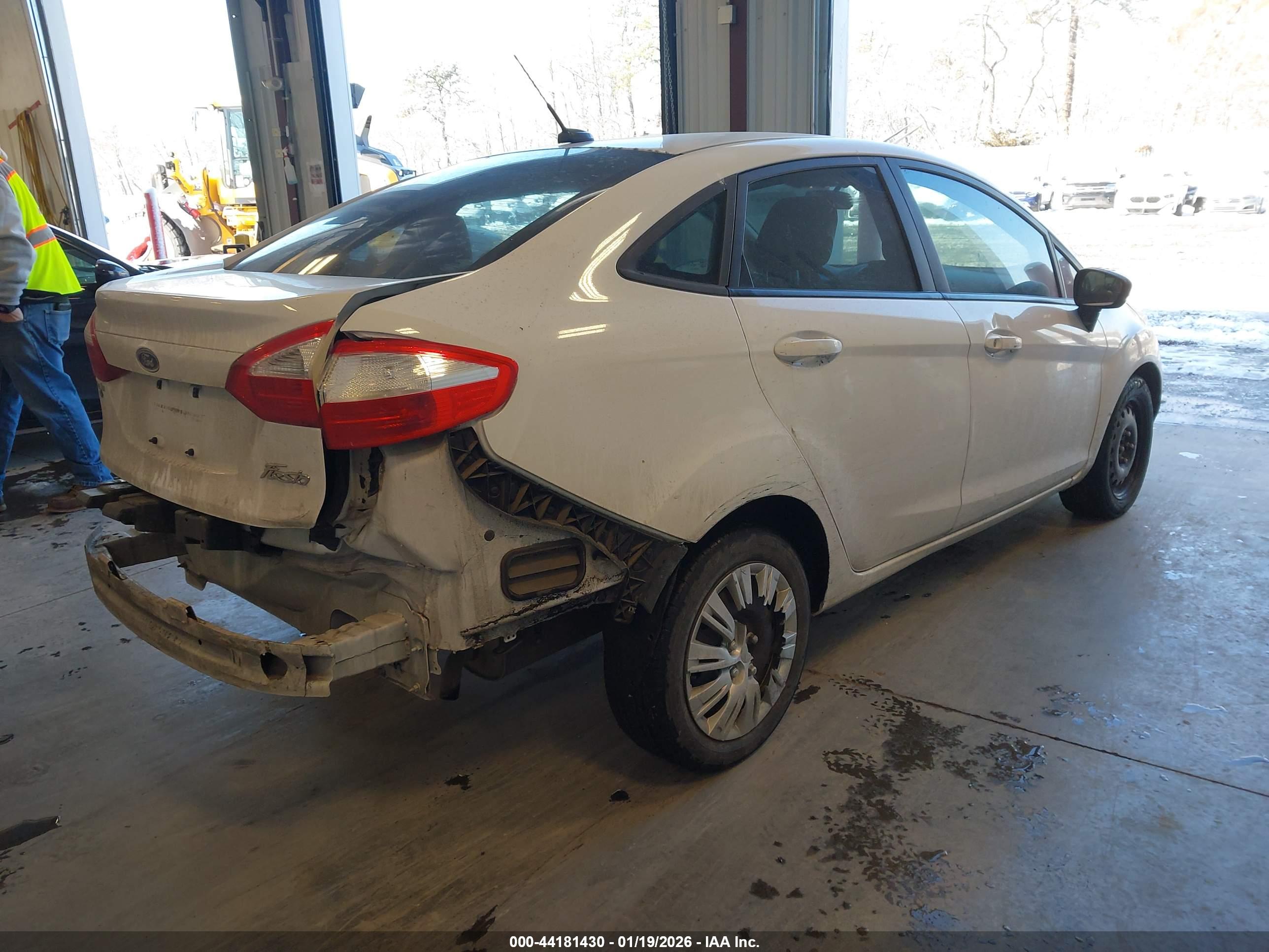 FORD FIESTA image 4
