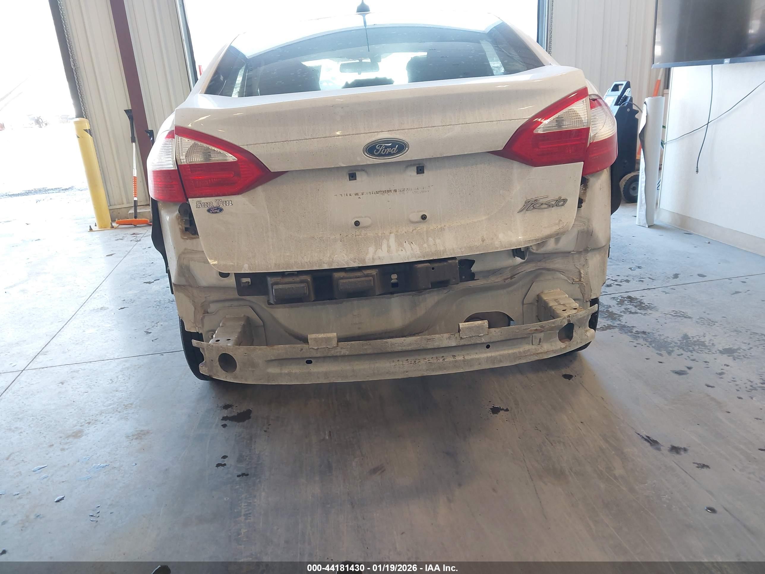 FORD FIESTA image 6