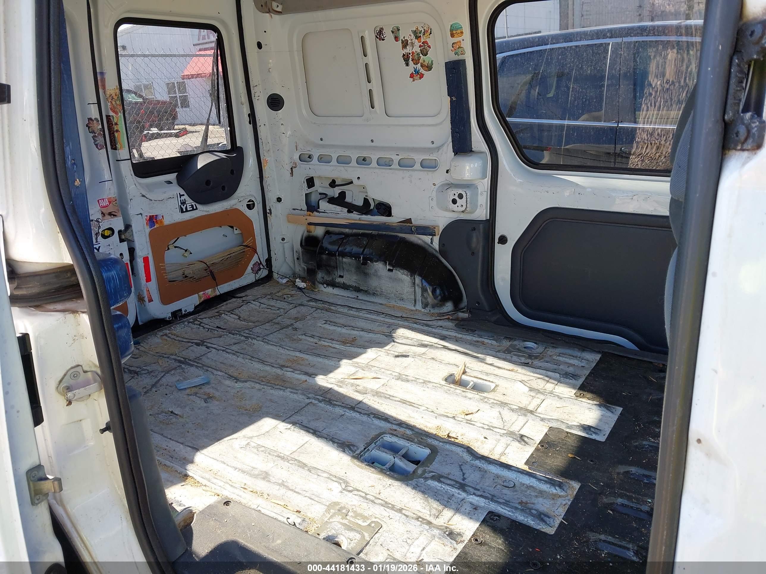 FORD TRANSIT image 8