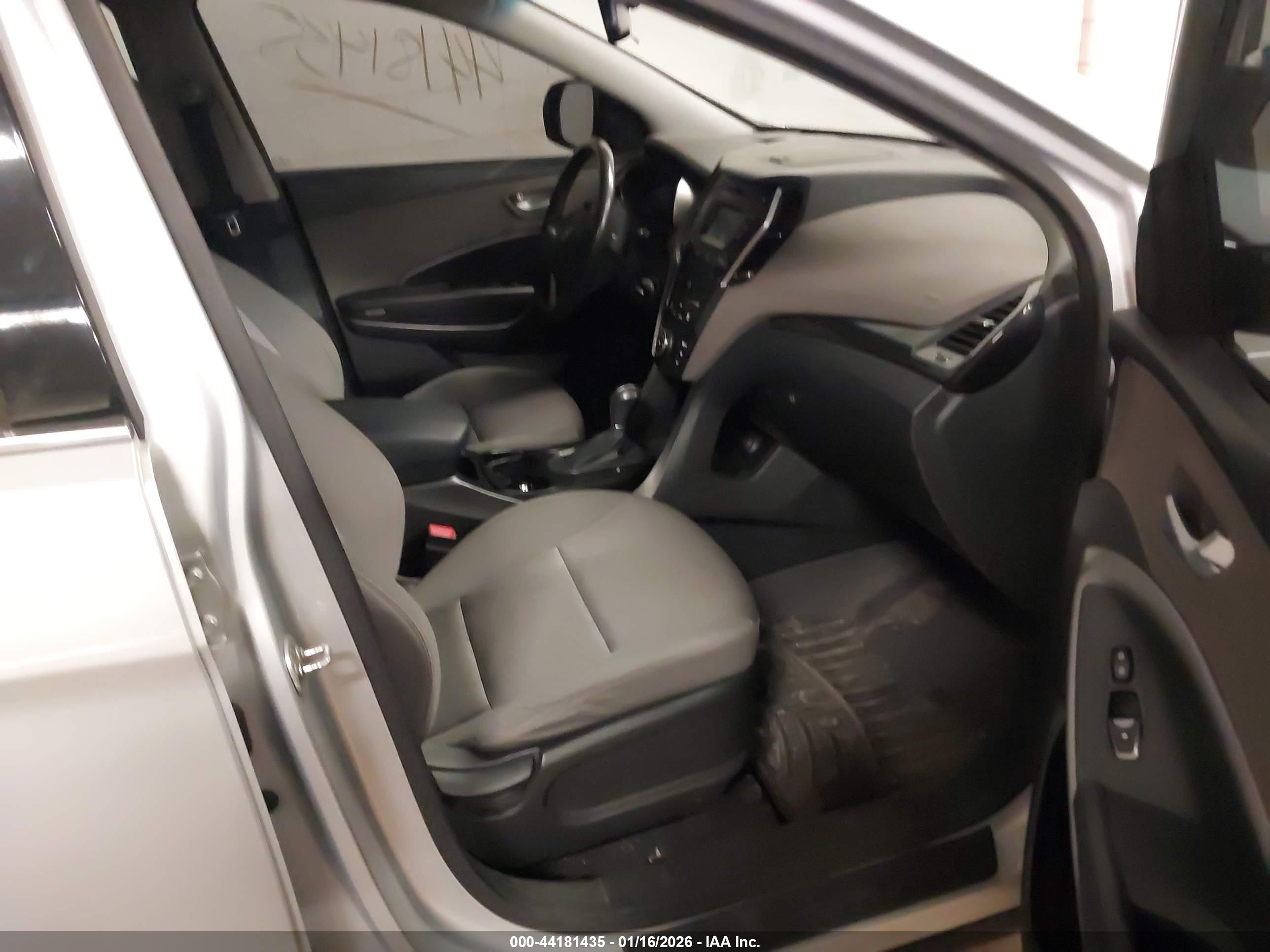 HYUNDAI SANTA image 5