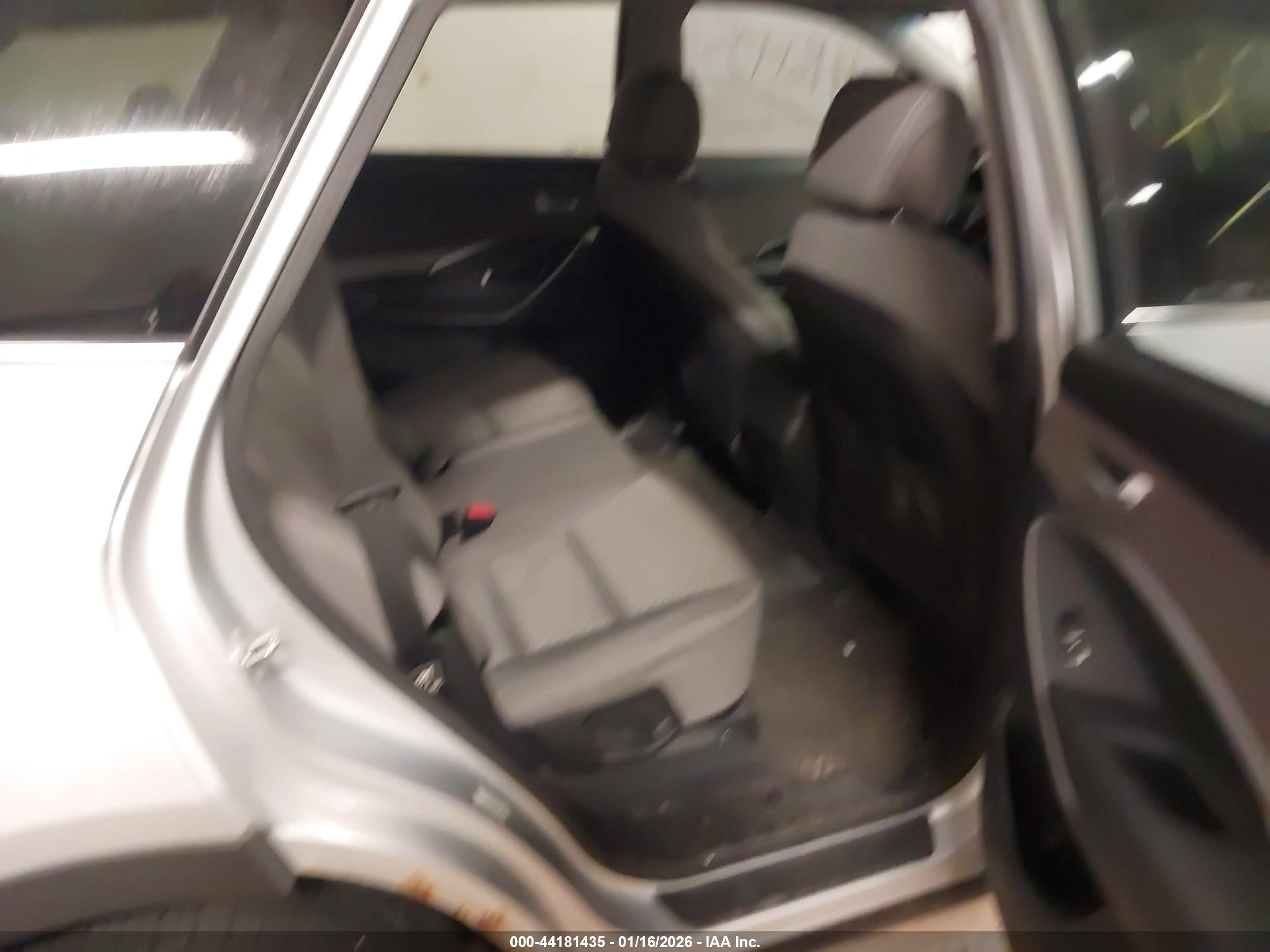HYUNDAI SANTA image 8