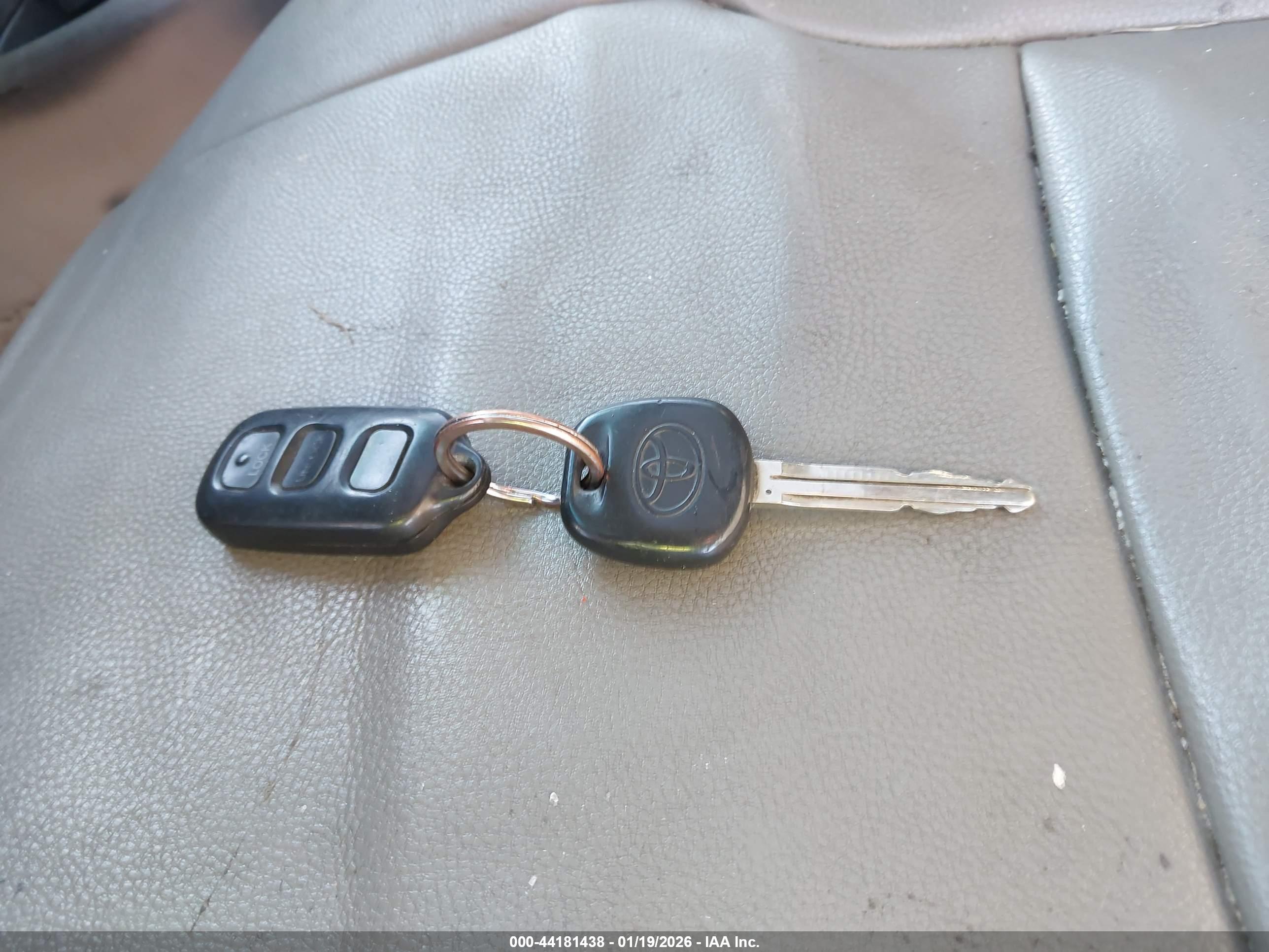 TOYOTA 4RUNNER image 11