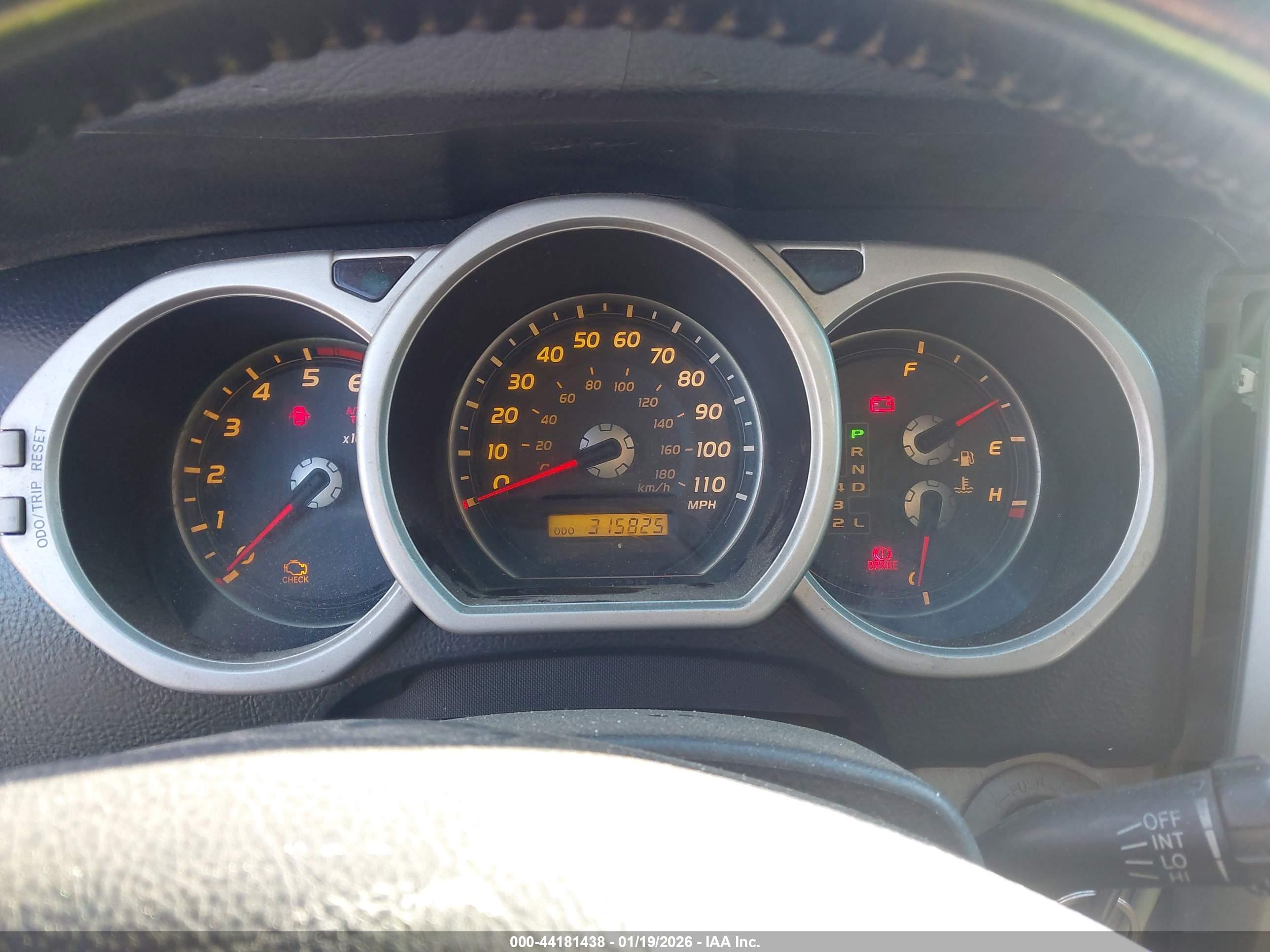 TOYOTA 4RUNNER image 7