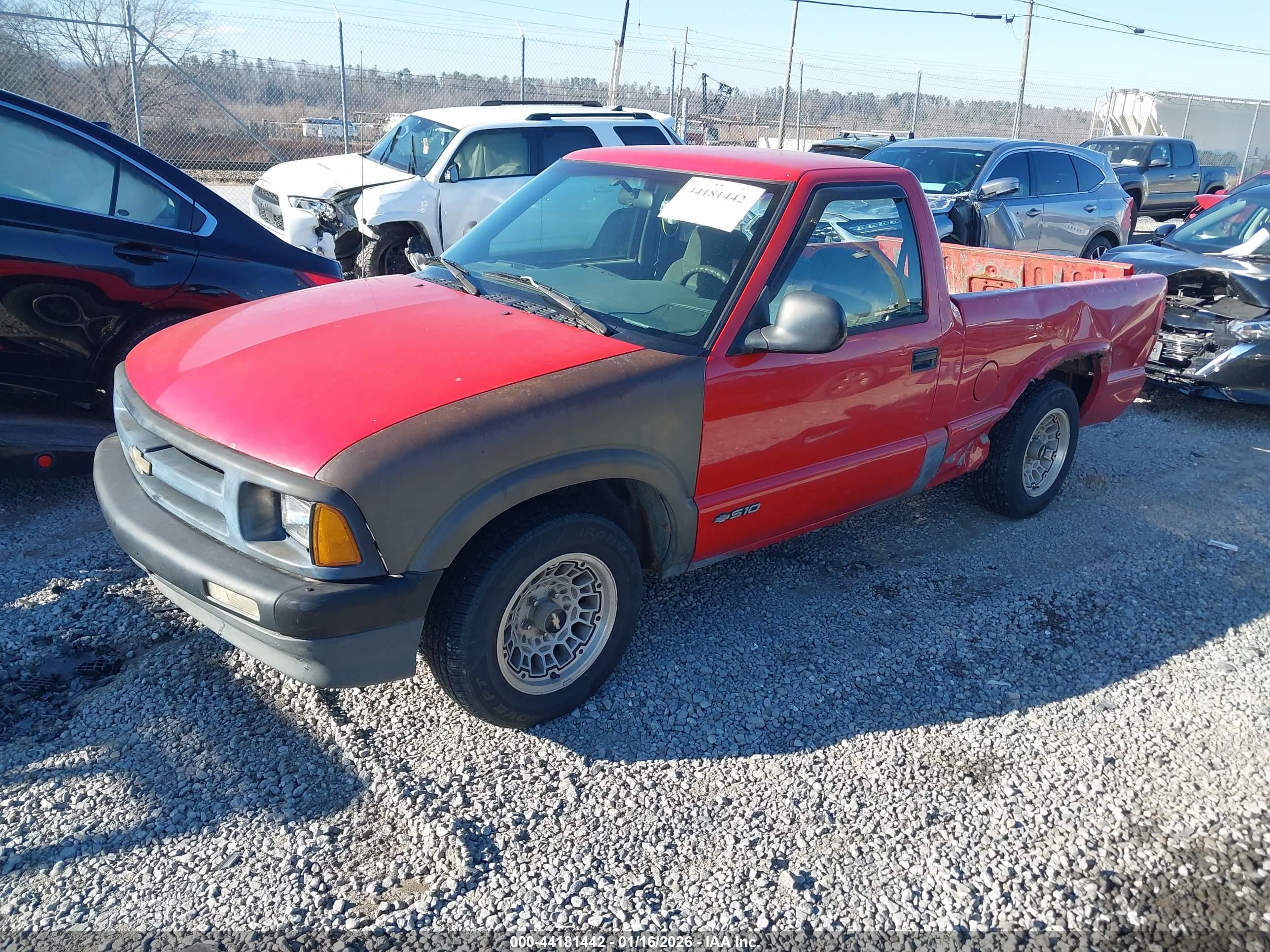 CHEVROLET S-10 image 2