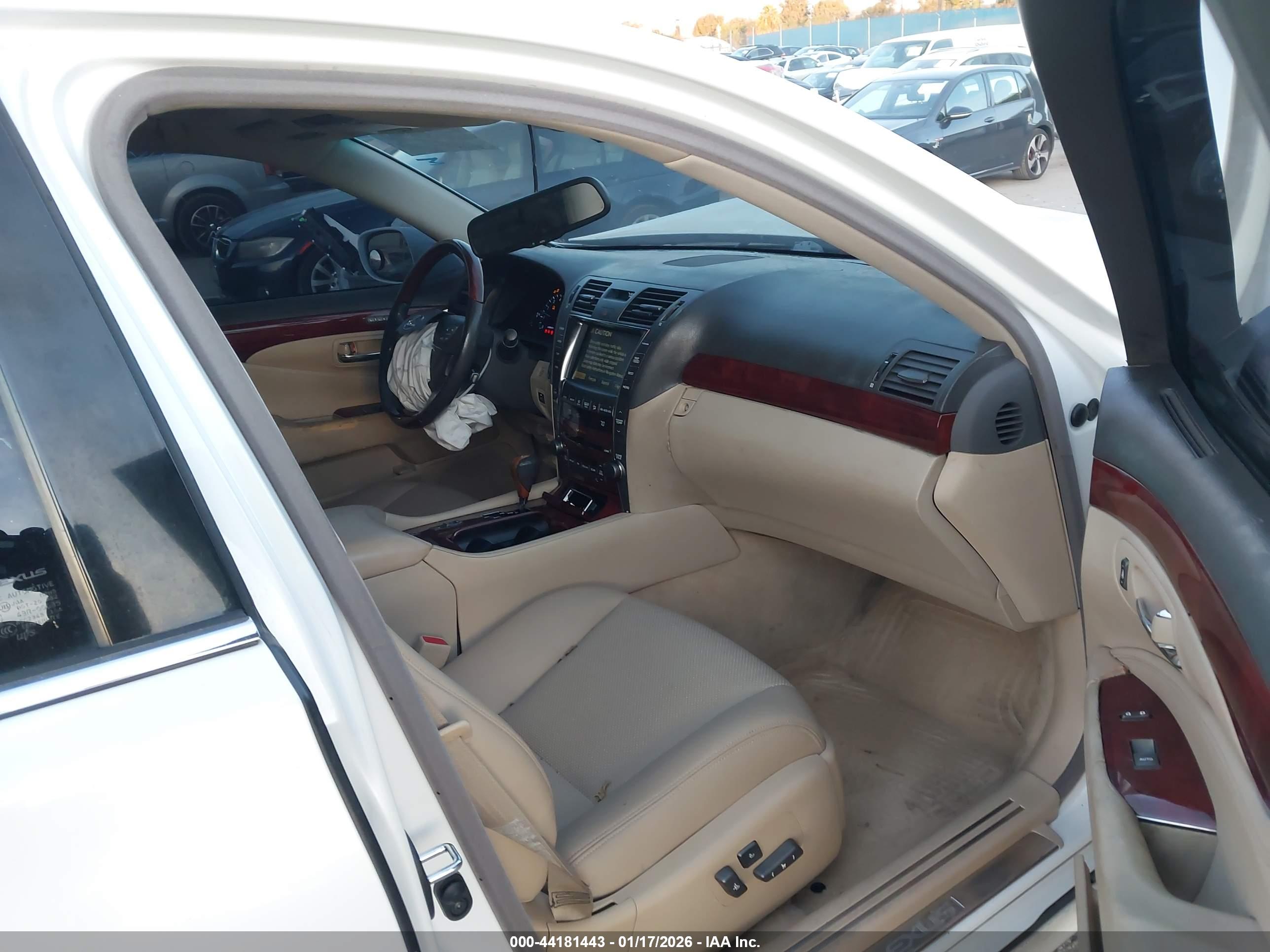 LEXUS LS image 5