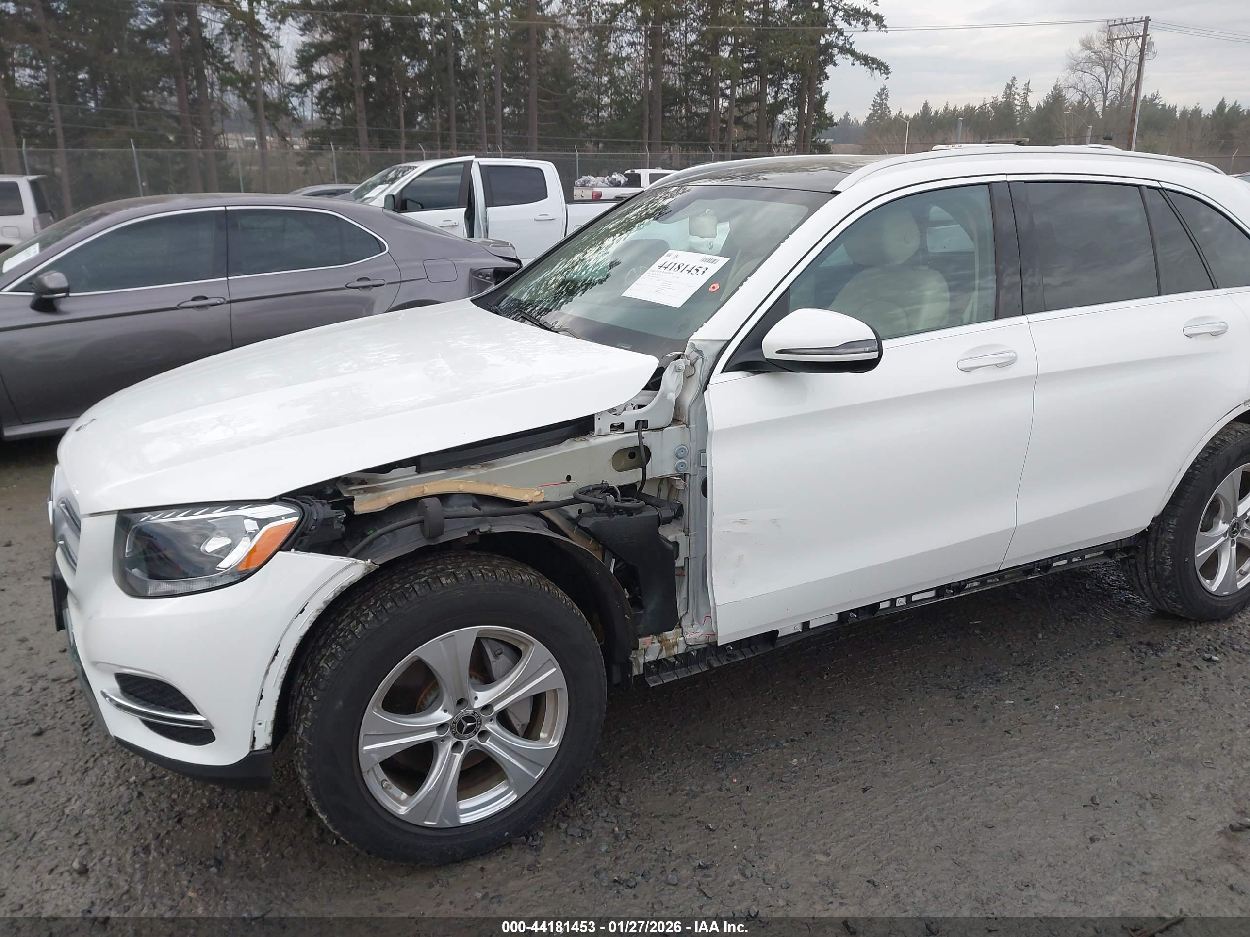 MERCEDES-BENZ GLC image 6
