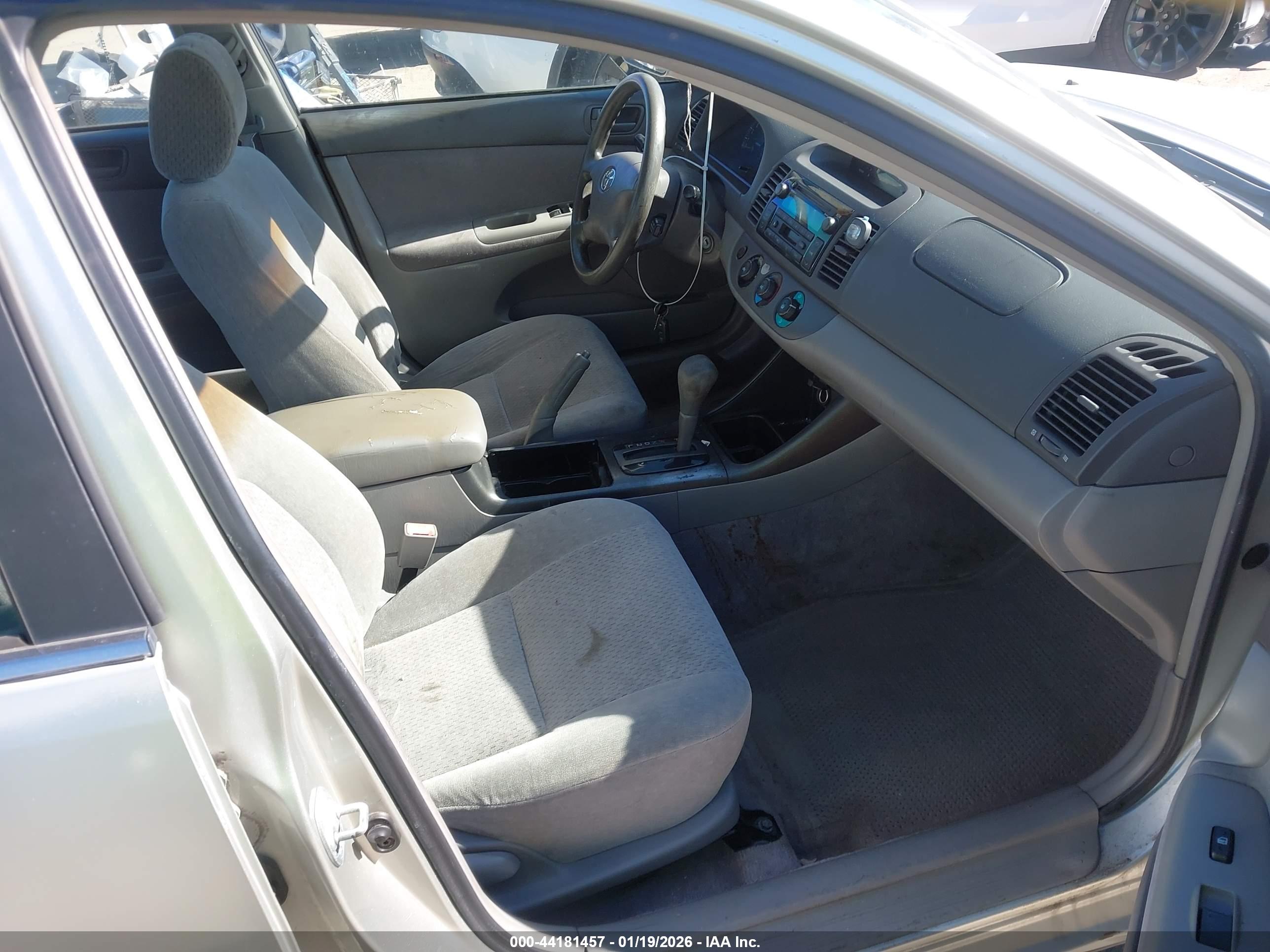 TOYOTA CAMRY image 5