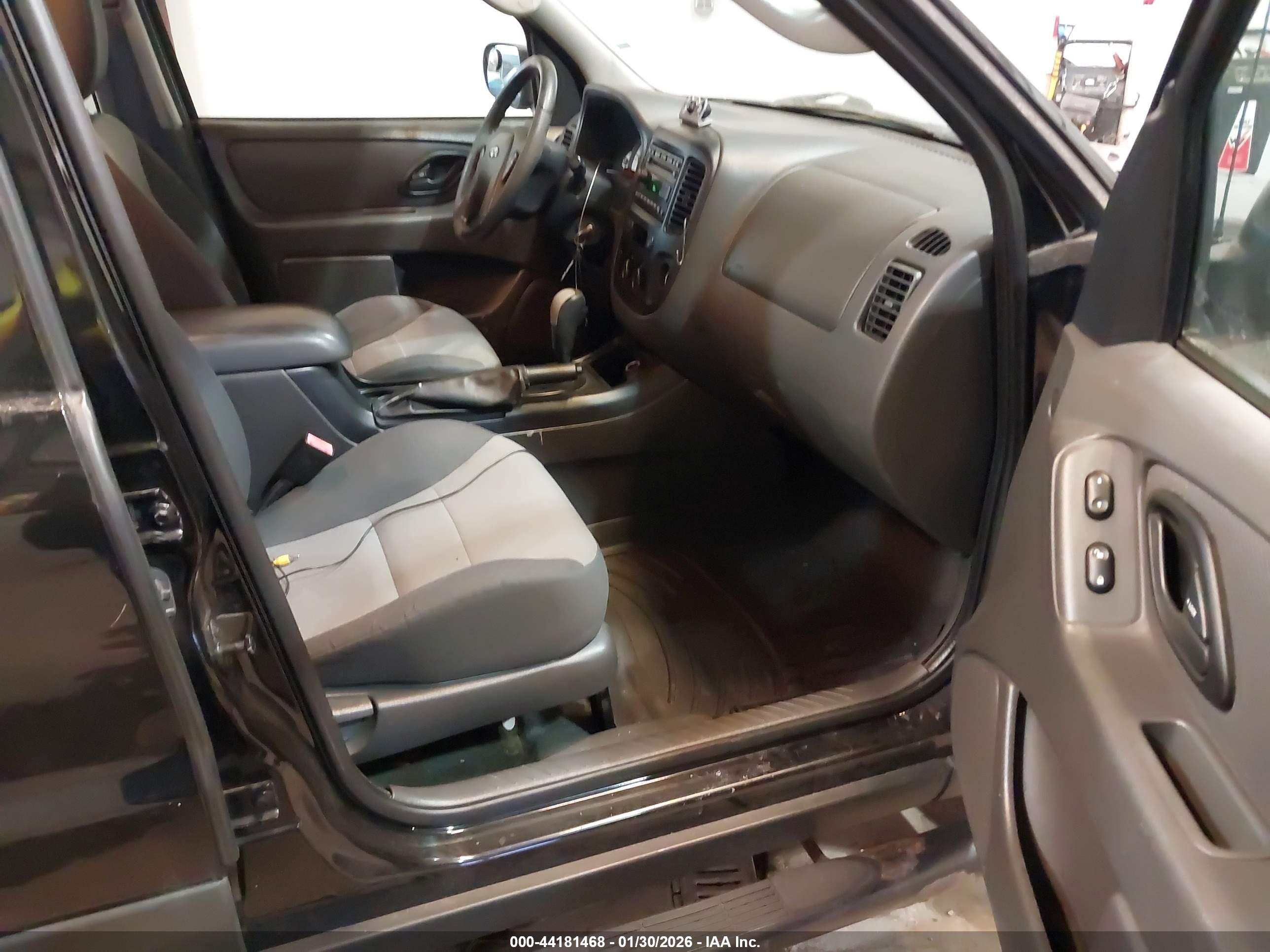 FORD ESCAPE image 5