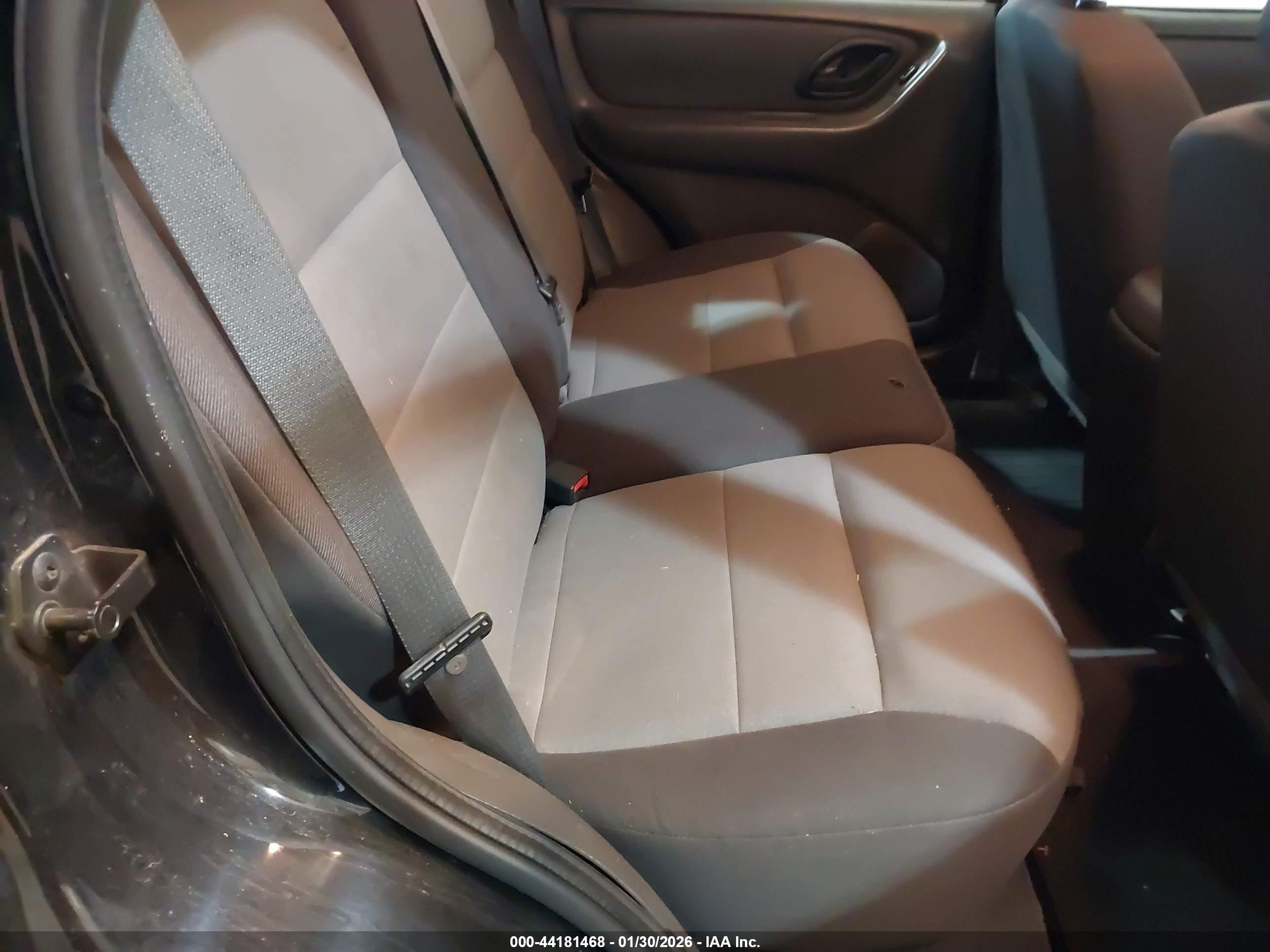 FORD ESCAPE image 8