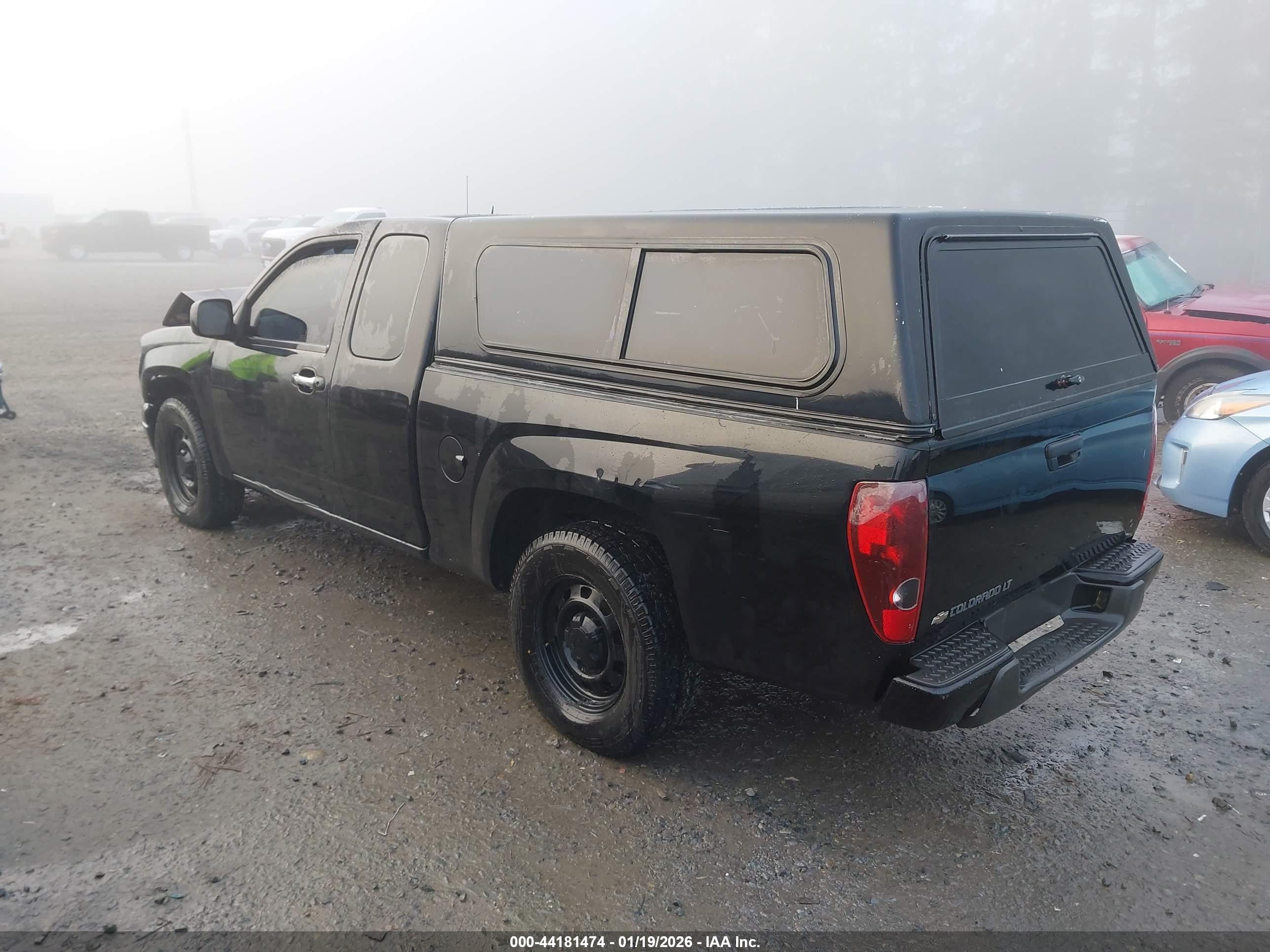CHEVROLET COLORADO image 3