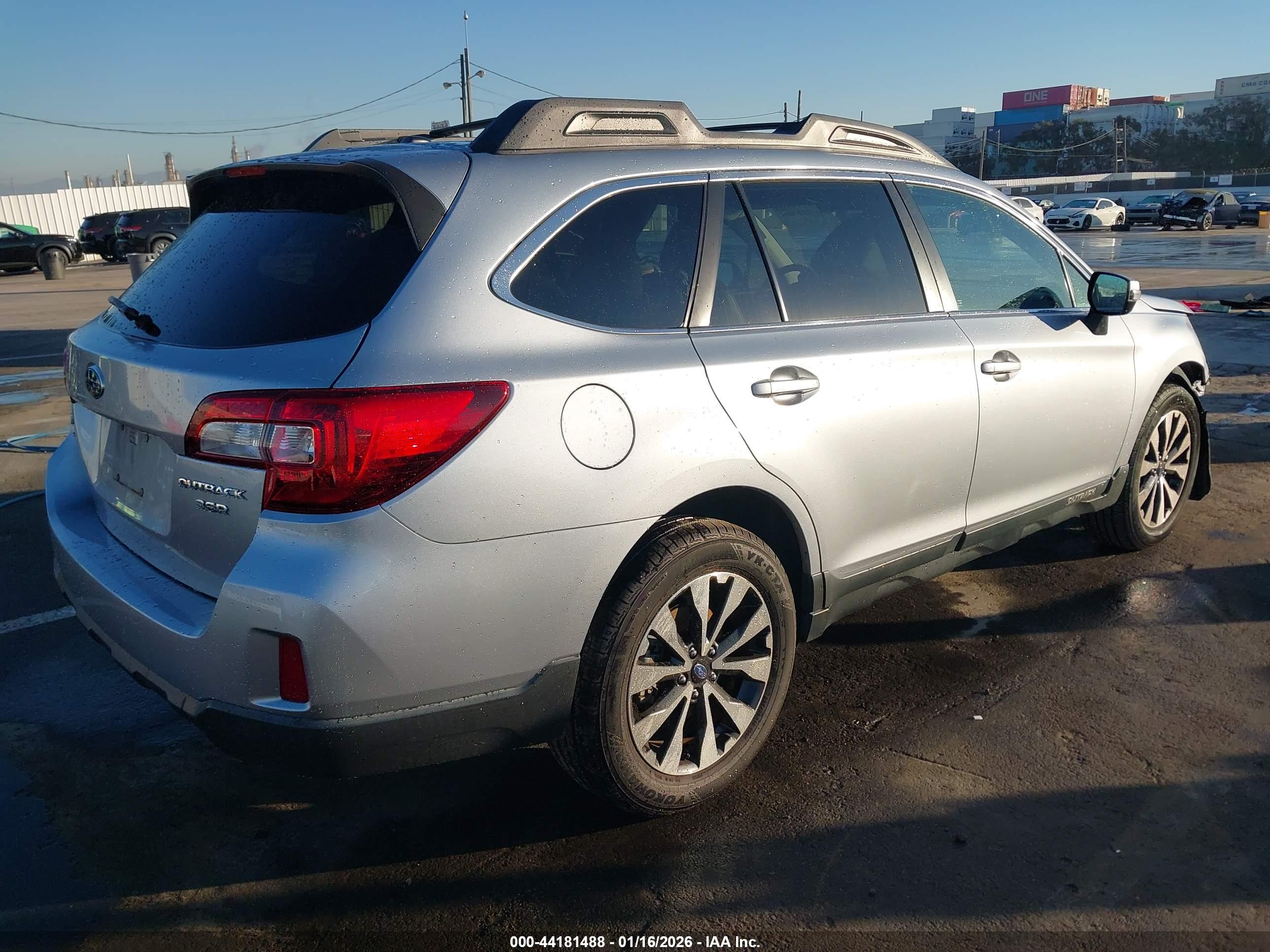 SUBARU OUTBACK image 4