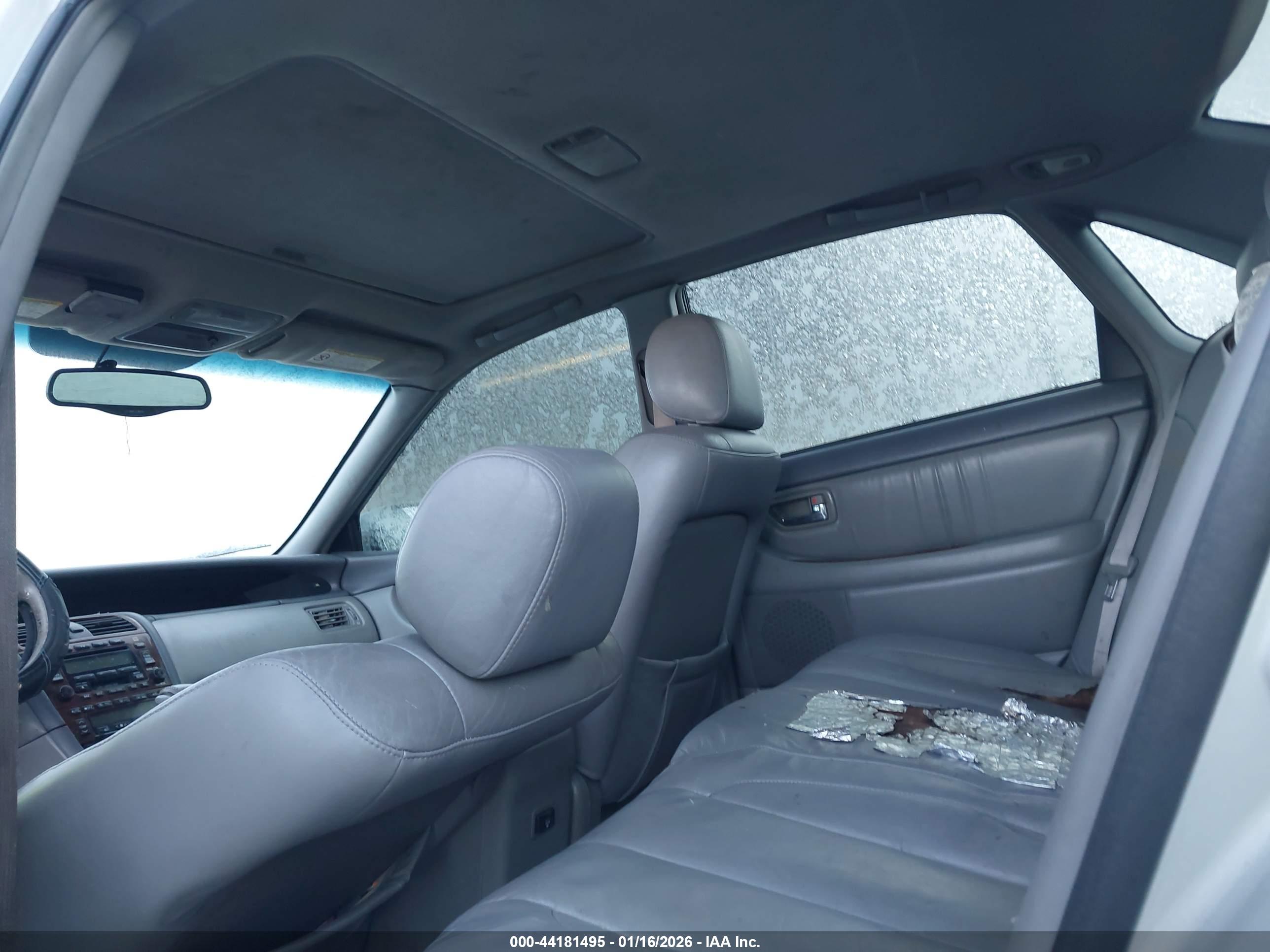 TOYOTA AVALON image 8