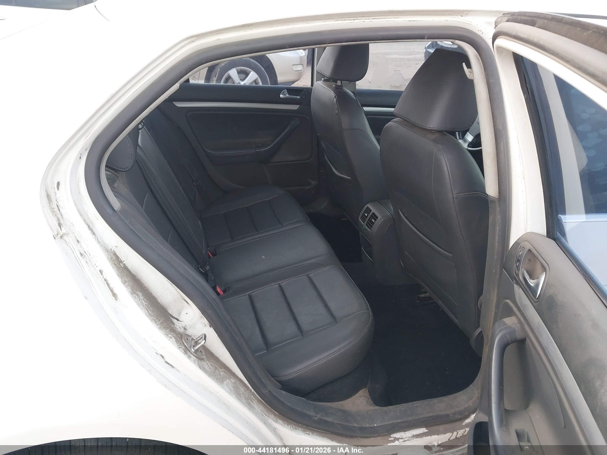 VOLKSWAGEN JETTA image 8