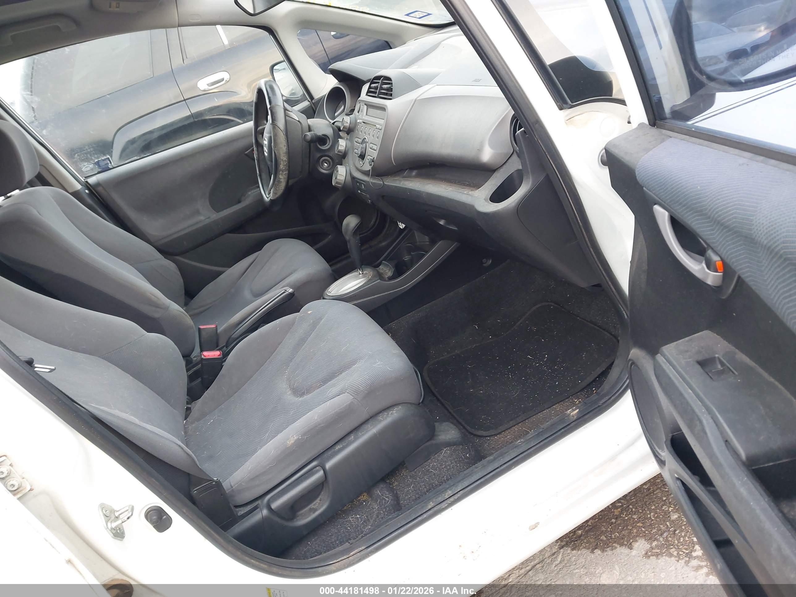HONDA FIT image 5