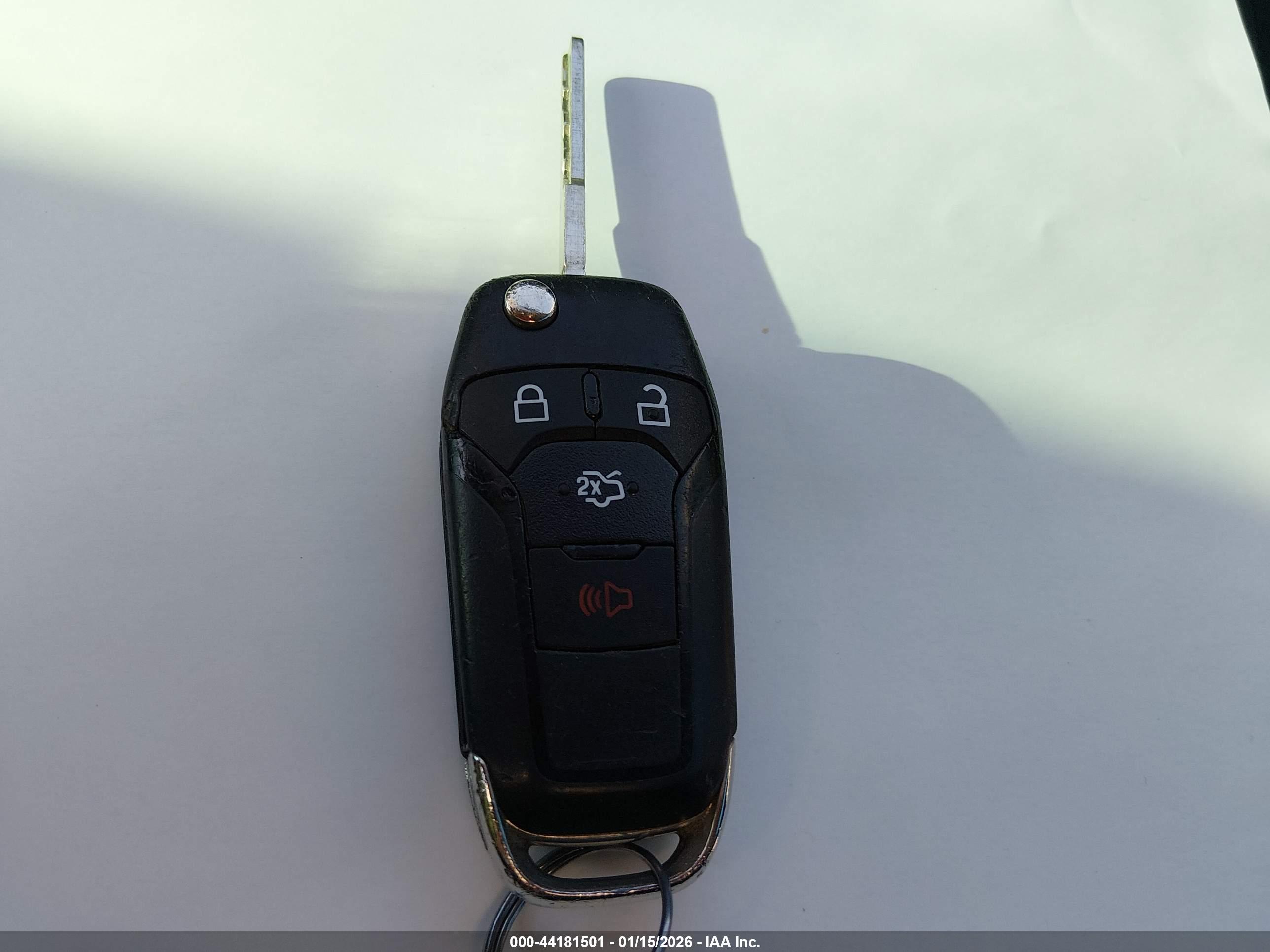 FORD FUSION image 11