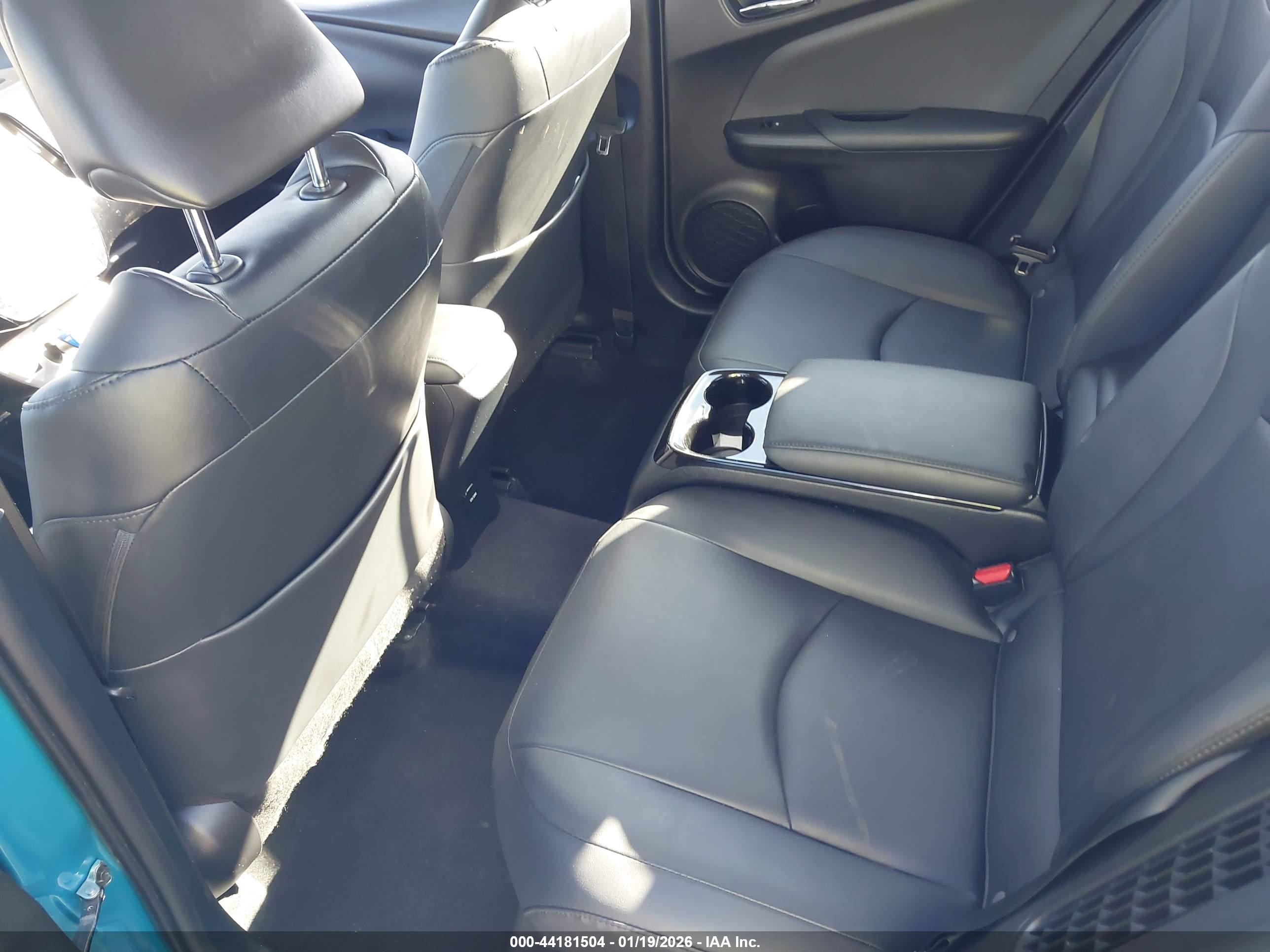 TOYOTA PRIUS image 8