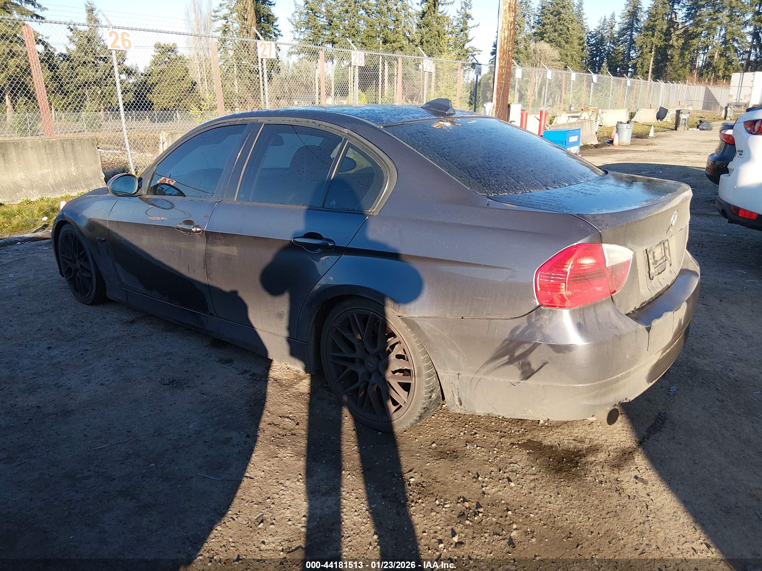 BMW 328I image 3