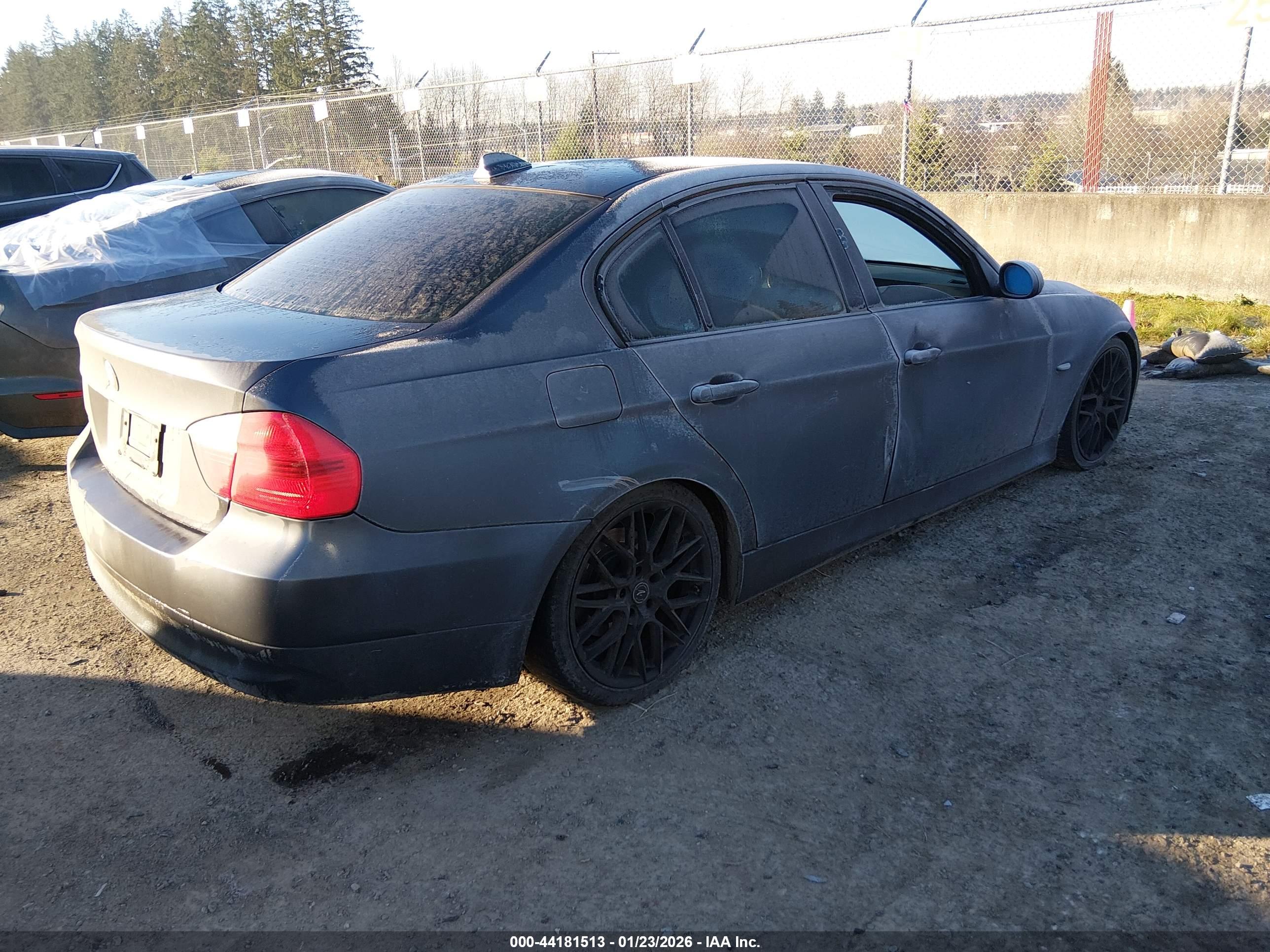 BMW 328I image 4