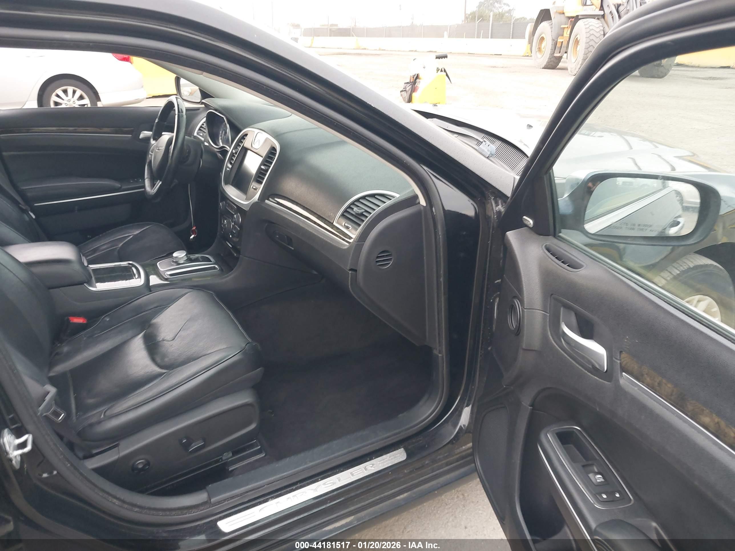 CHRYSLER 300C image 5