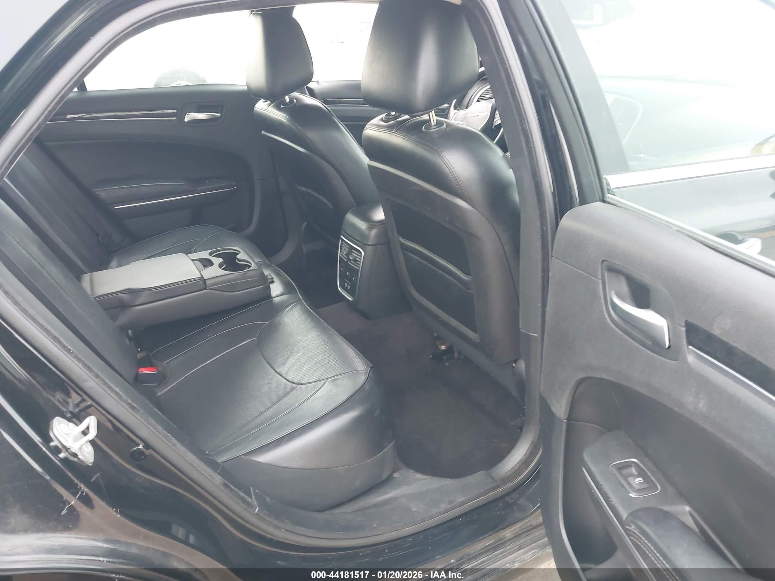 CHRYSLER 300C image 8