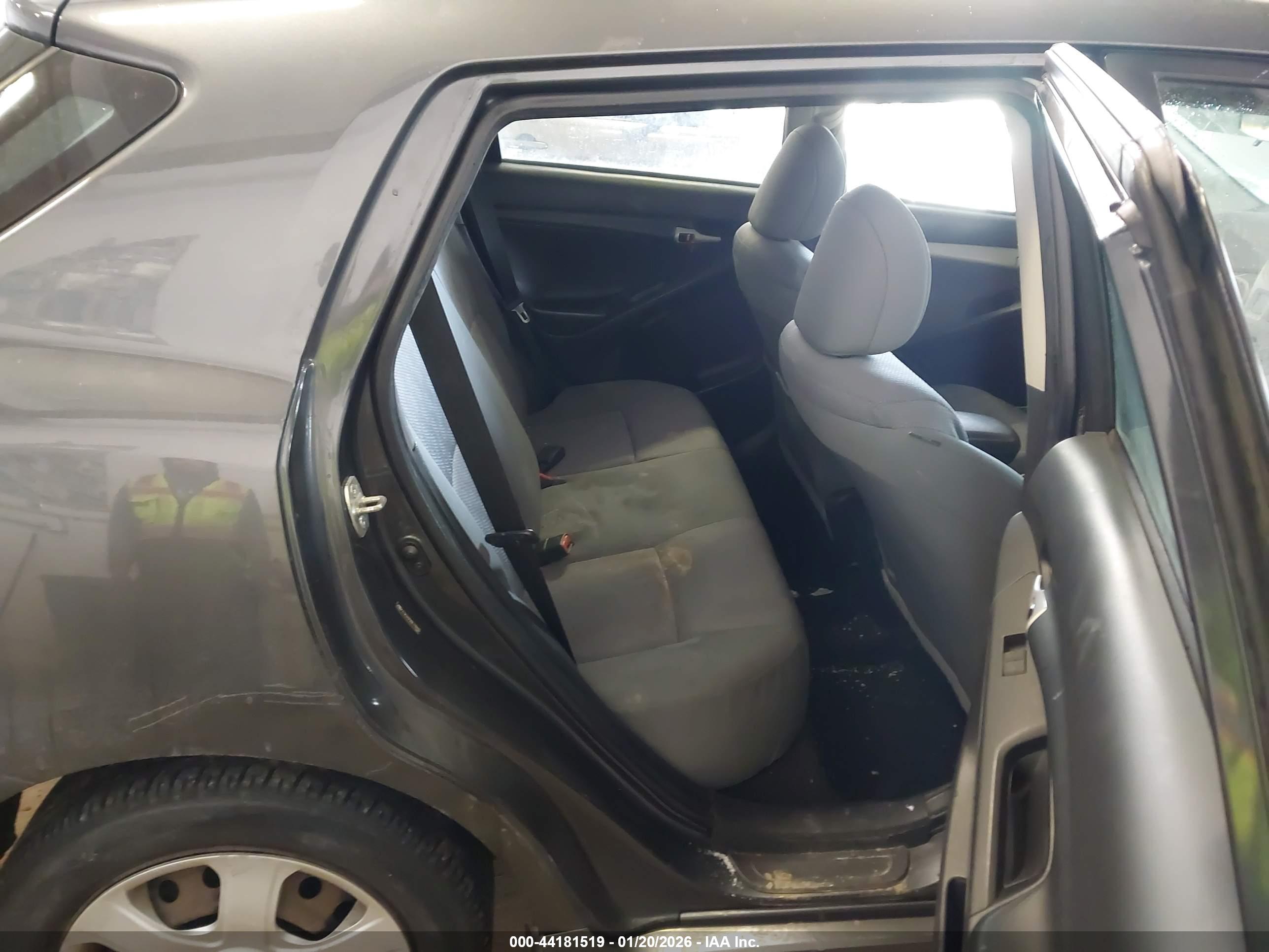 TOYOTA MATRIX image 8