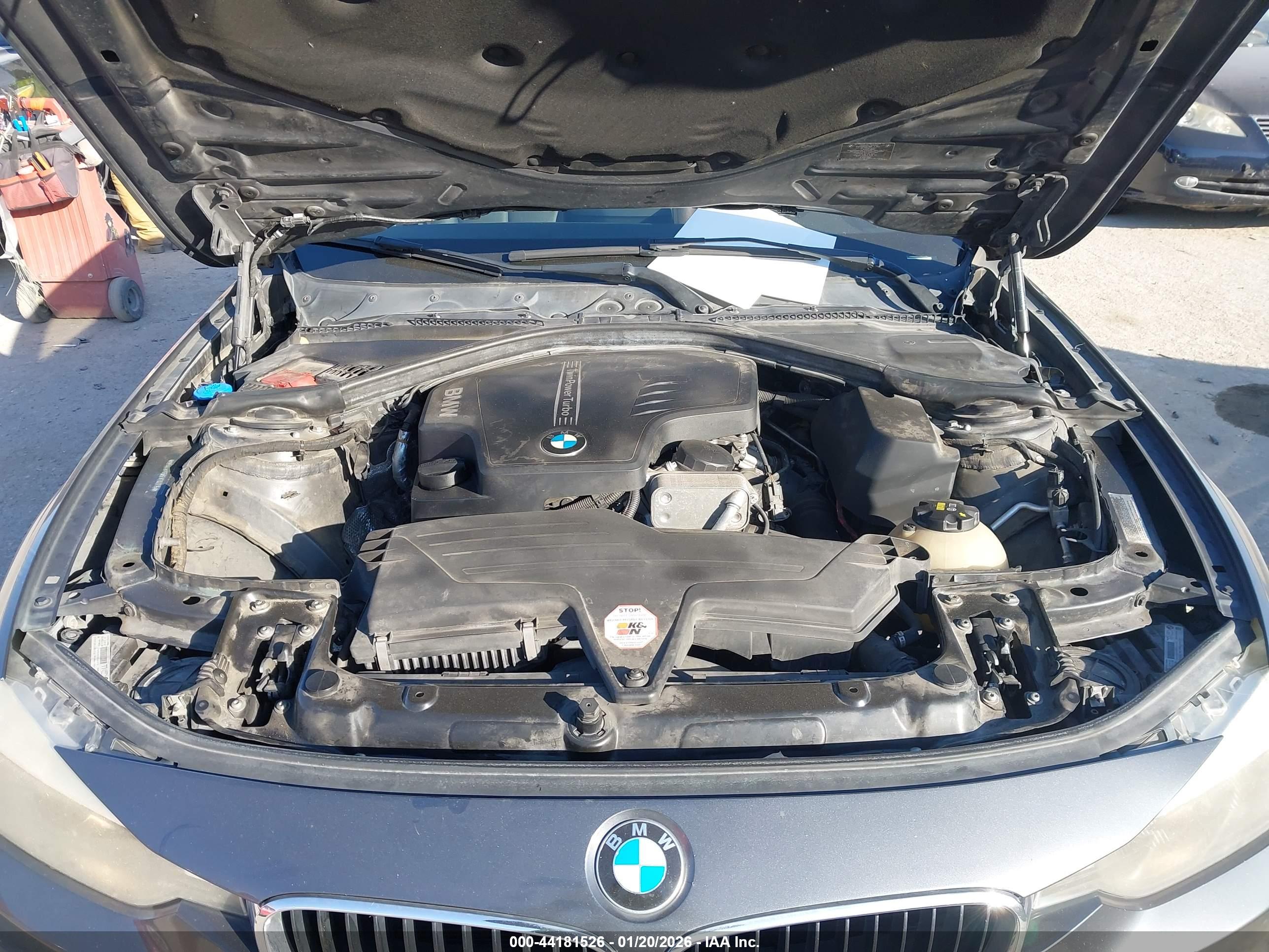 BMW 320I image 10