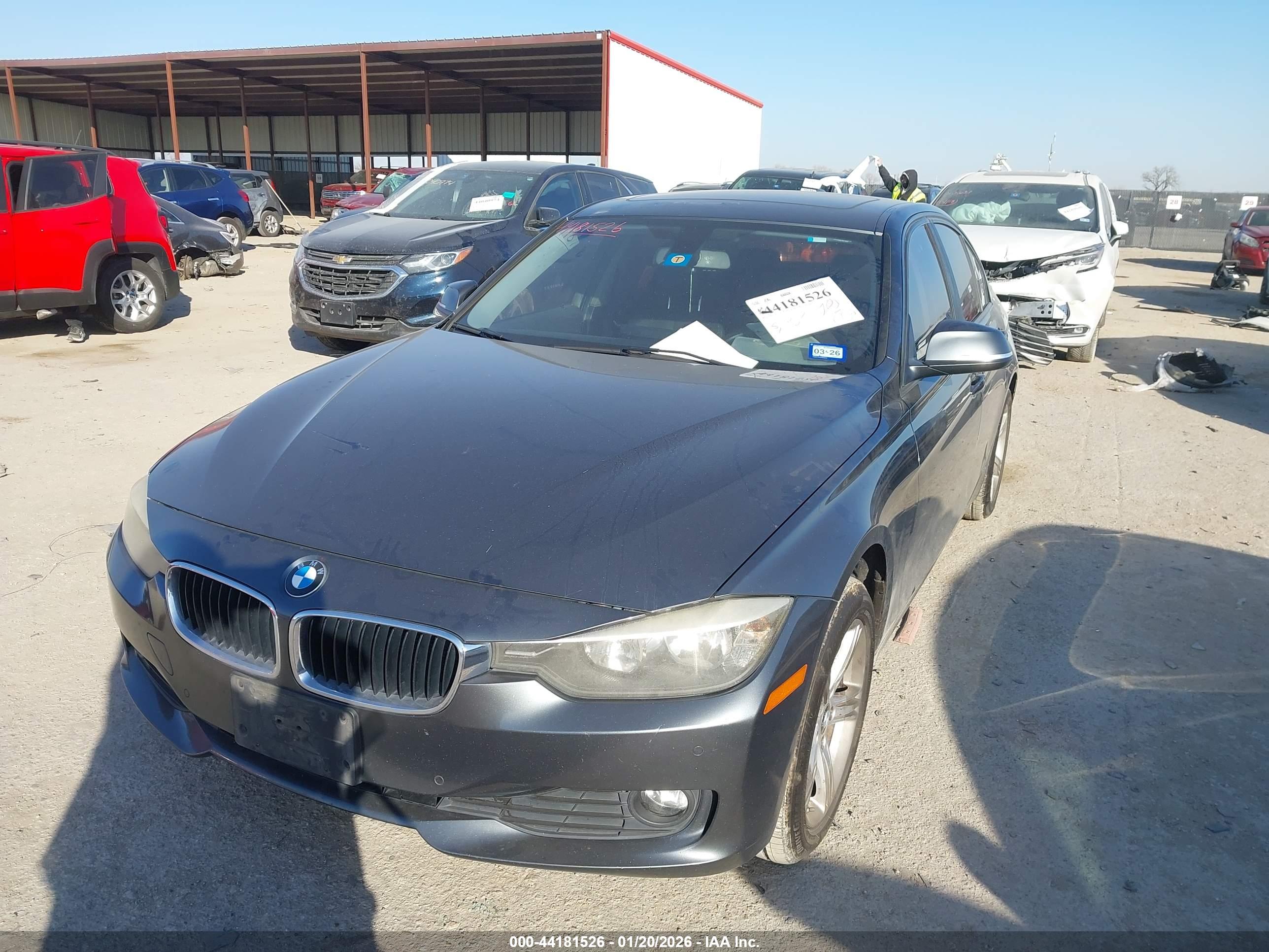 BMW 320I image 2