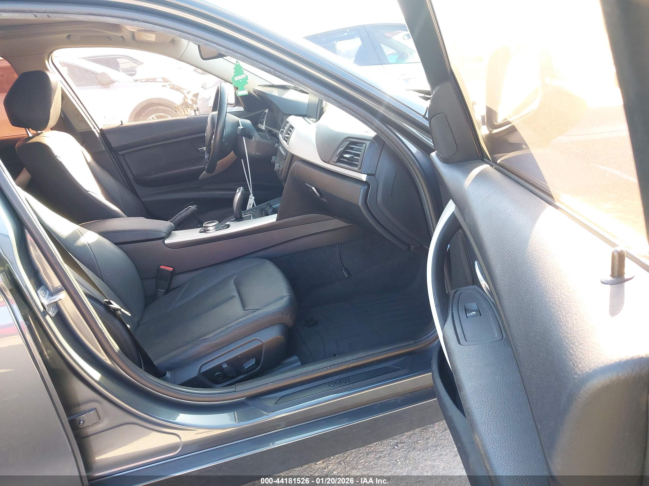 BMW 320I image 5