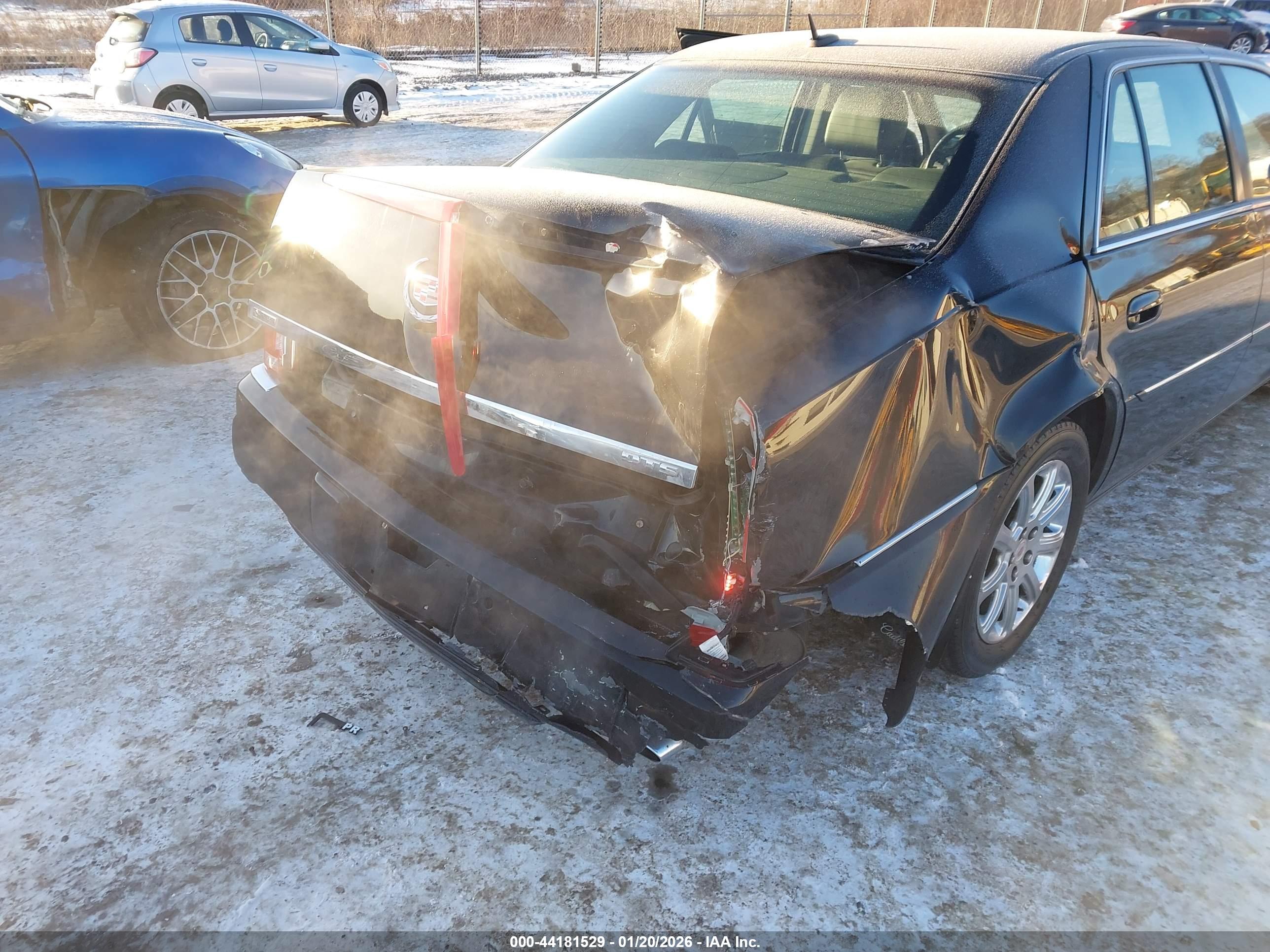 CADILLAC DTS image 6