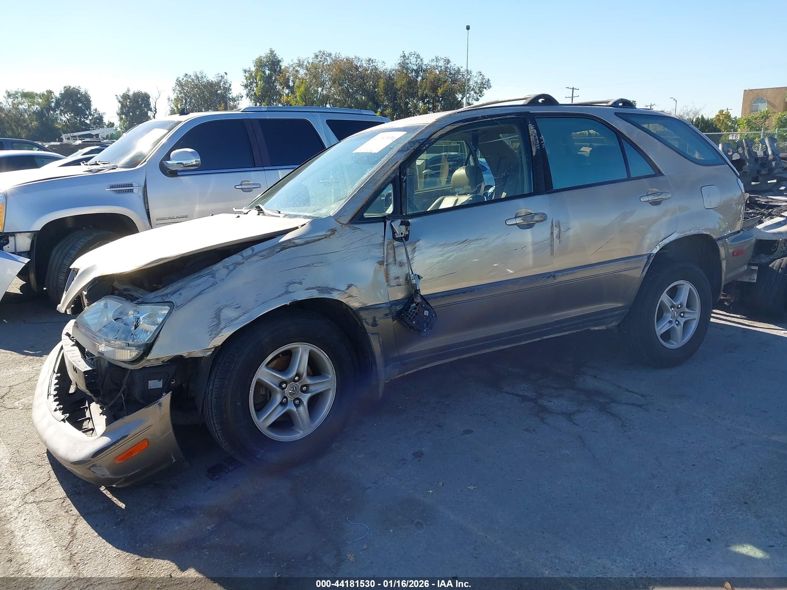 LEXUS RX image 2