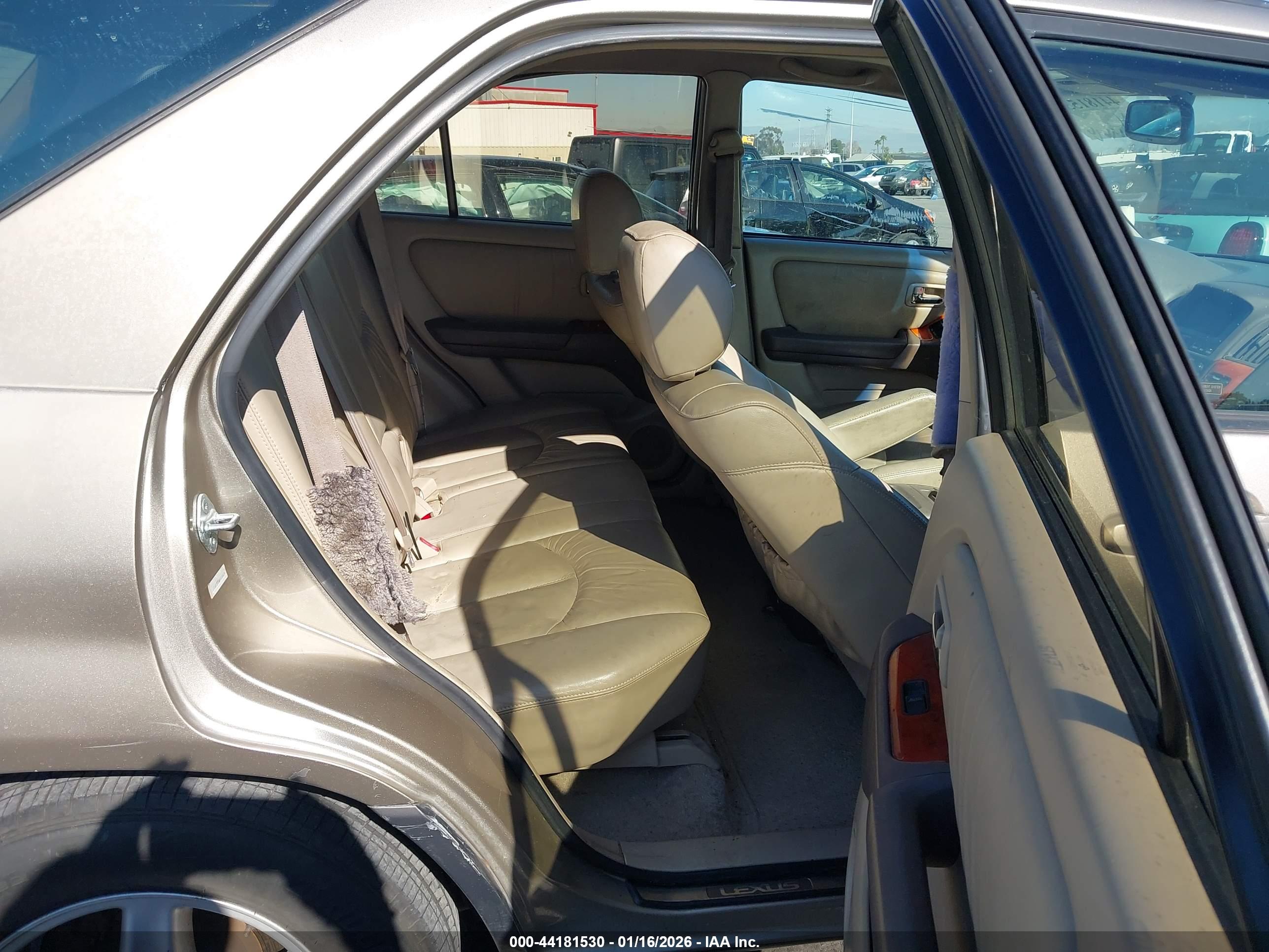 LEXUS RX image 8