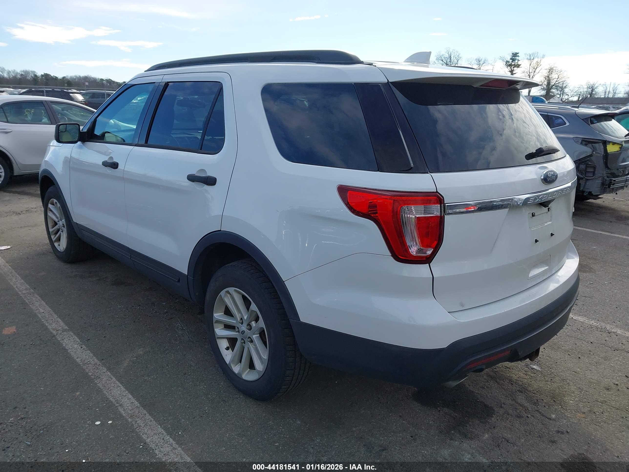 FORD EXPLORER image 3