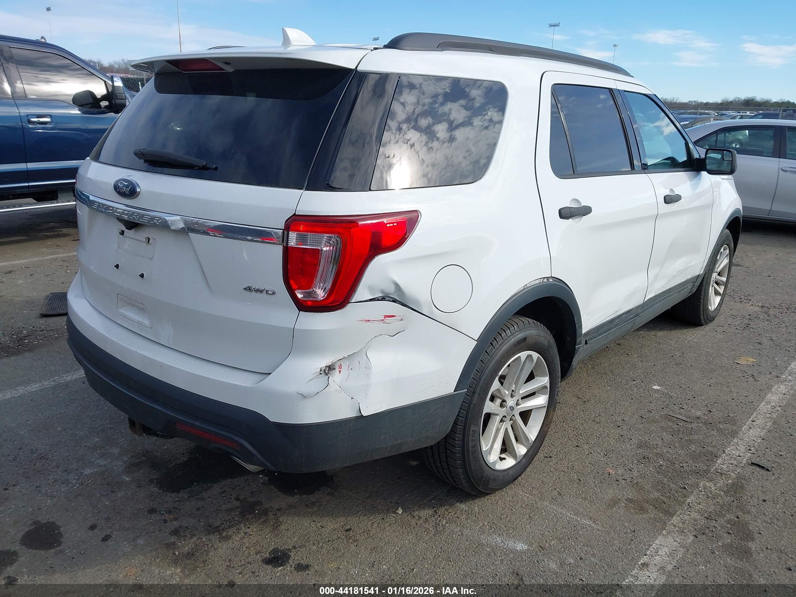 FORD EXPLORER image 4